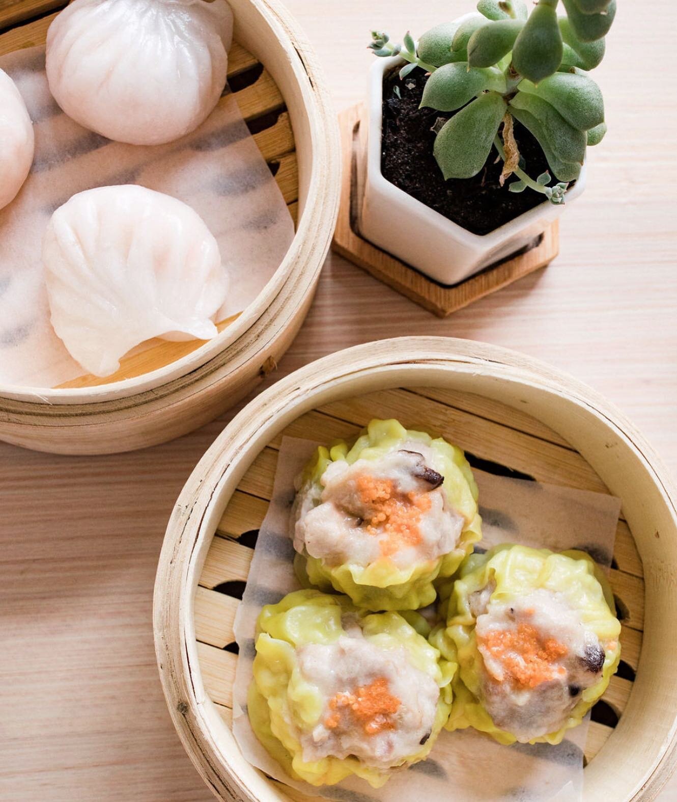 Happy dim sum Sunday! Order some of our delicious savory dim sum items along with our pastries and cute piggy buns to start your Sunday meal!