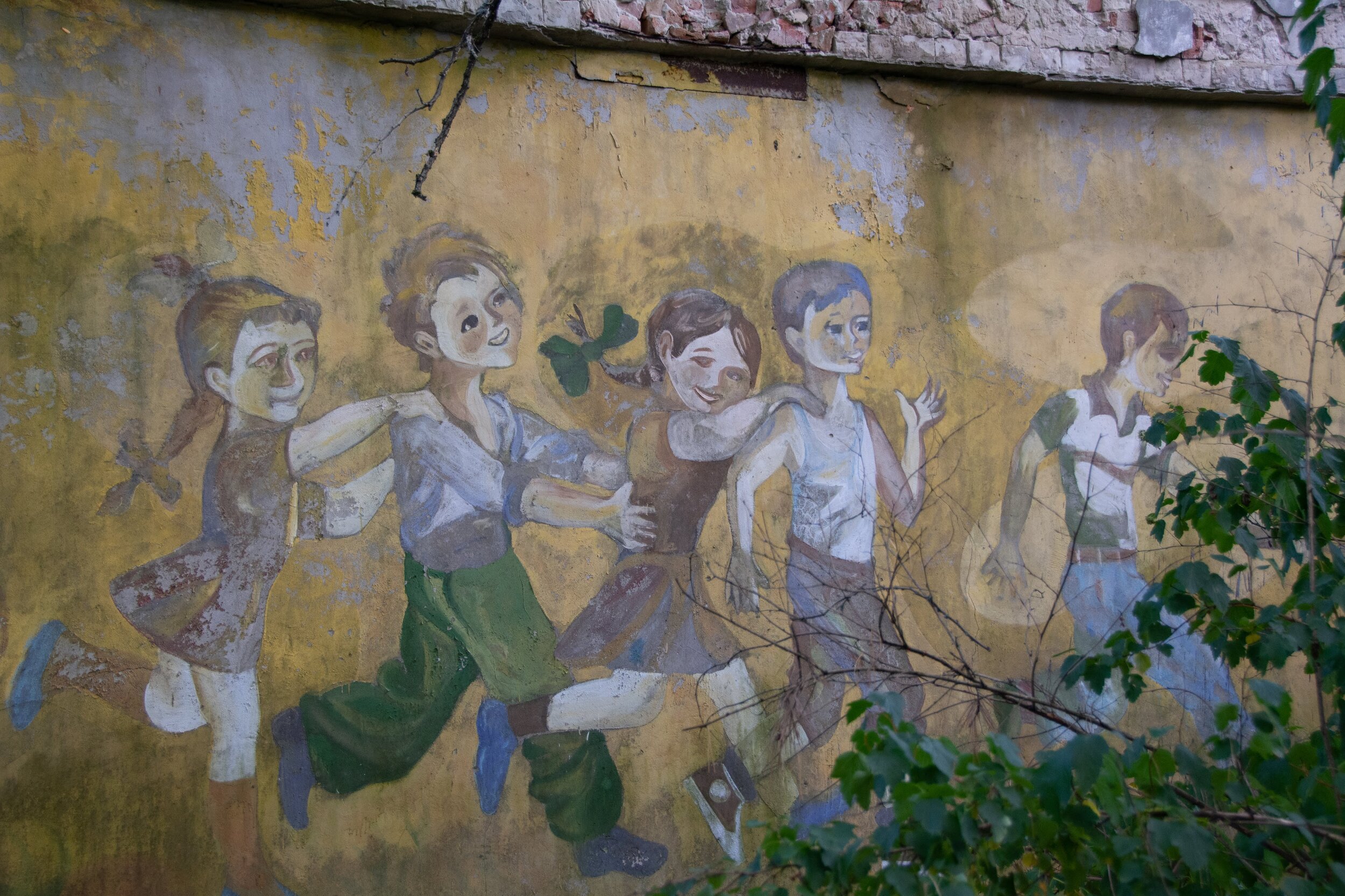 一幅画于1986年之前的壁画，在一个儿童住宅区附近被发现。