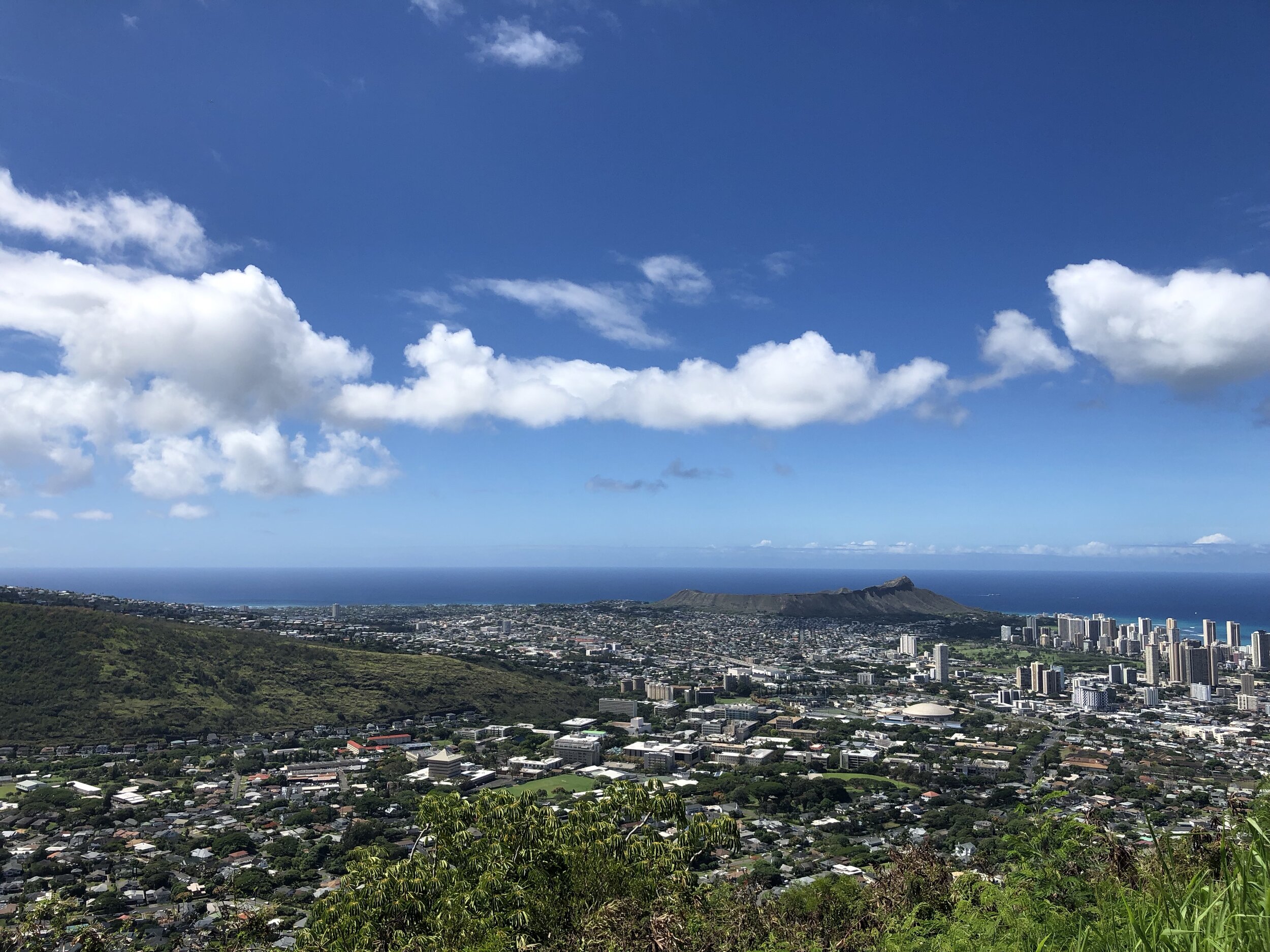 26 mai Anniversaire Shenanigans à Hawaï:Calmar, Cascades, et Karaoké 