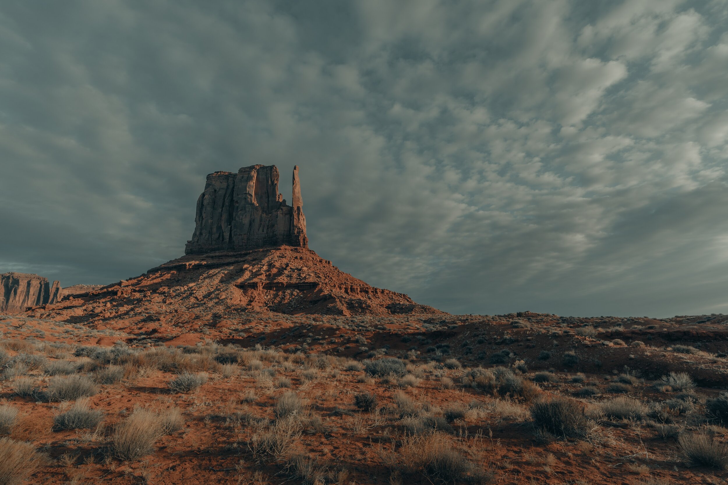 美国犹他州的纪念碑谷。克莱·班克斯摄