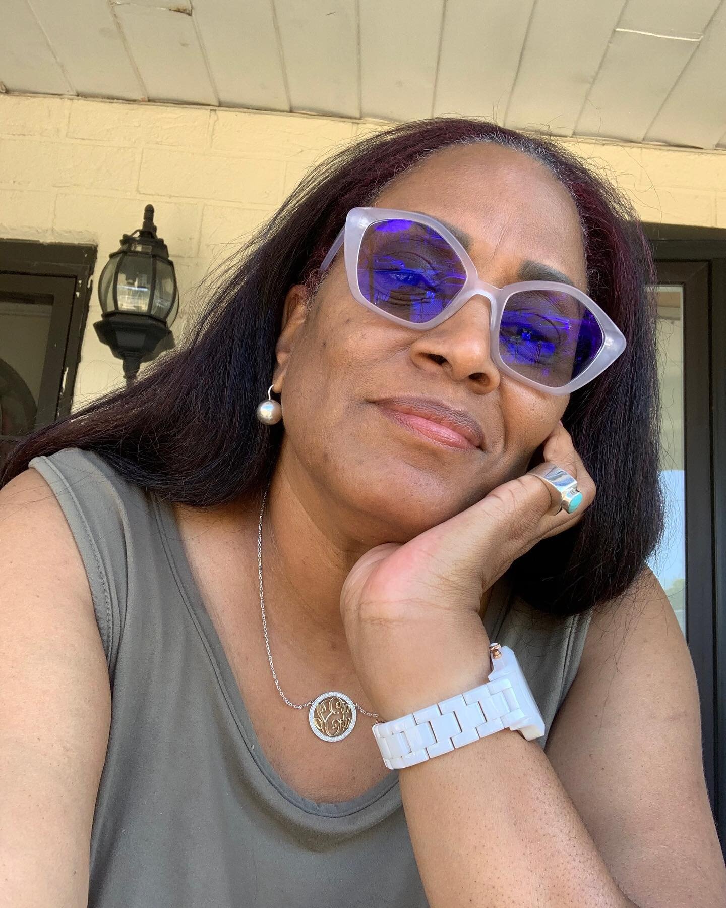 The amazing Sharon wearing the heck out of her New York Complex frames with transition lenses 🤩🤩🤩

Click the link in bio to order a pair of your own and maybe you&rsquo;ll look as good as Sharon does 😉

#shopsmall #shopsmallbusiness #shoplocal