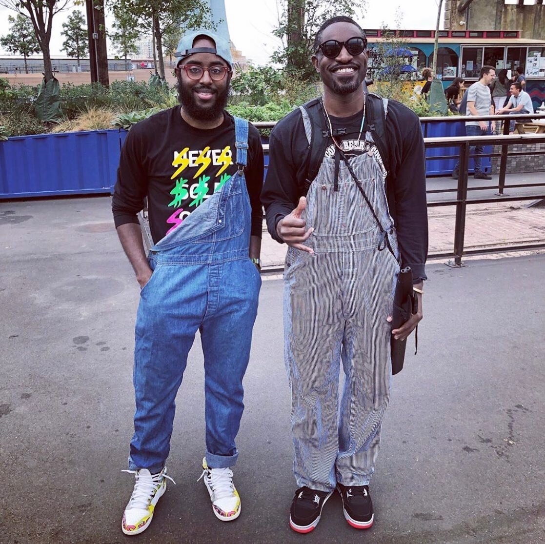 Gotta love this picture of the always stylish @curran_j rocking our Whiz Wit frames in Ruby next to 🤩 @andre3000 🤩 last summer!

Nothing like a solid eyeglass frame and a pair of overalls! Click the 💥link in bio💥 to get glasses of your own!