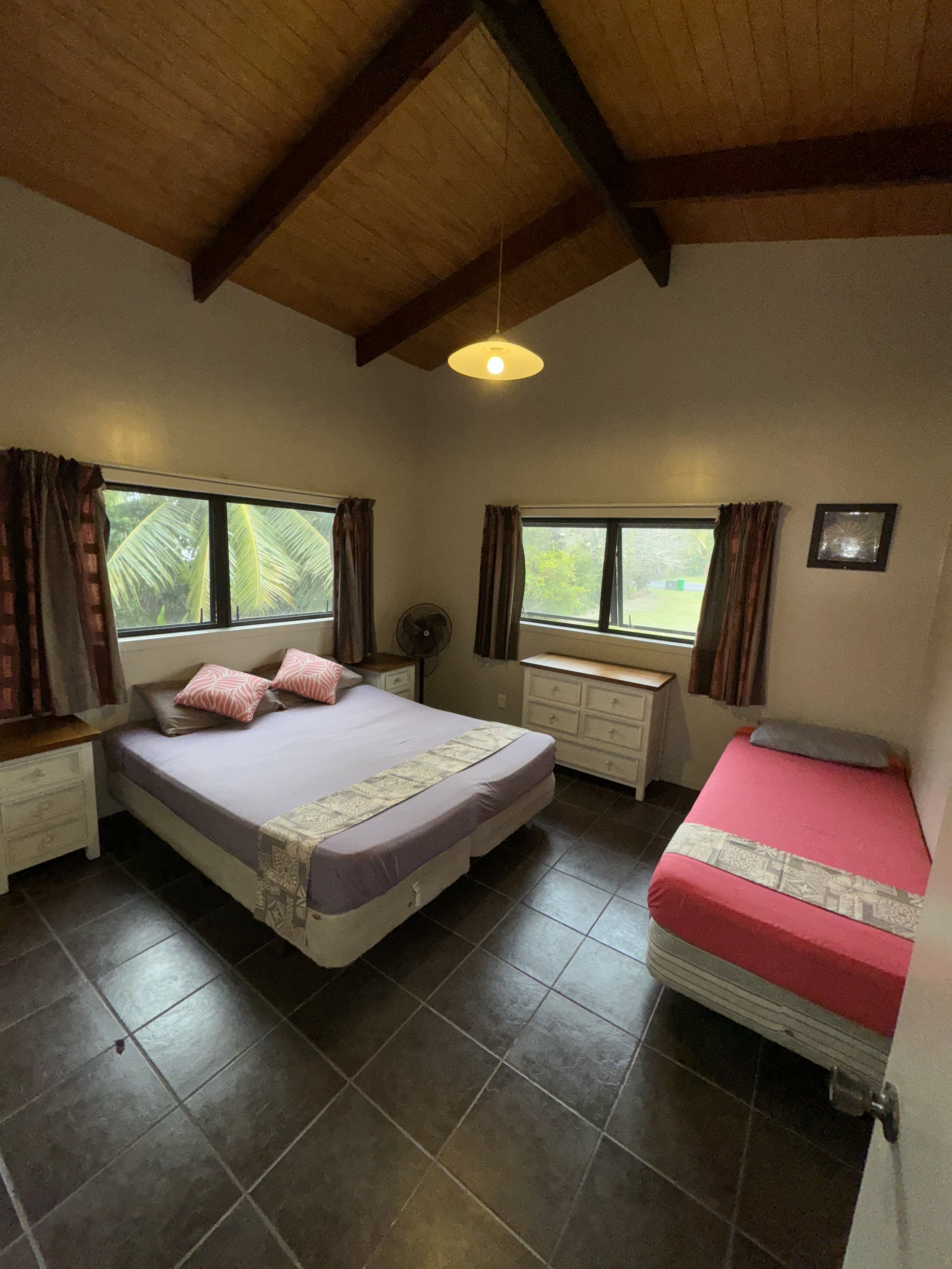 Tupapa House - Bedroom
