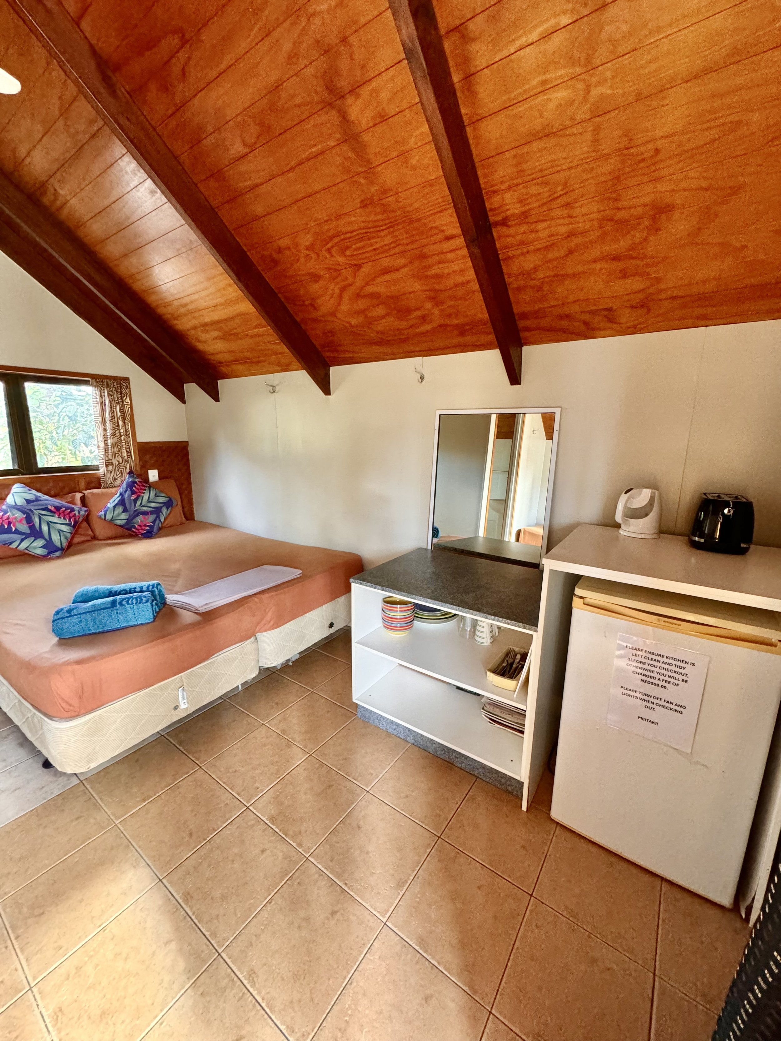 Beach Huts - Kitchenette & Bed