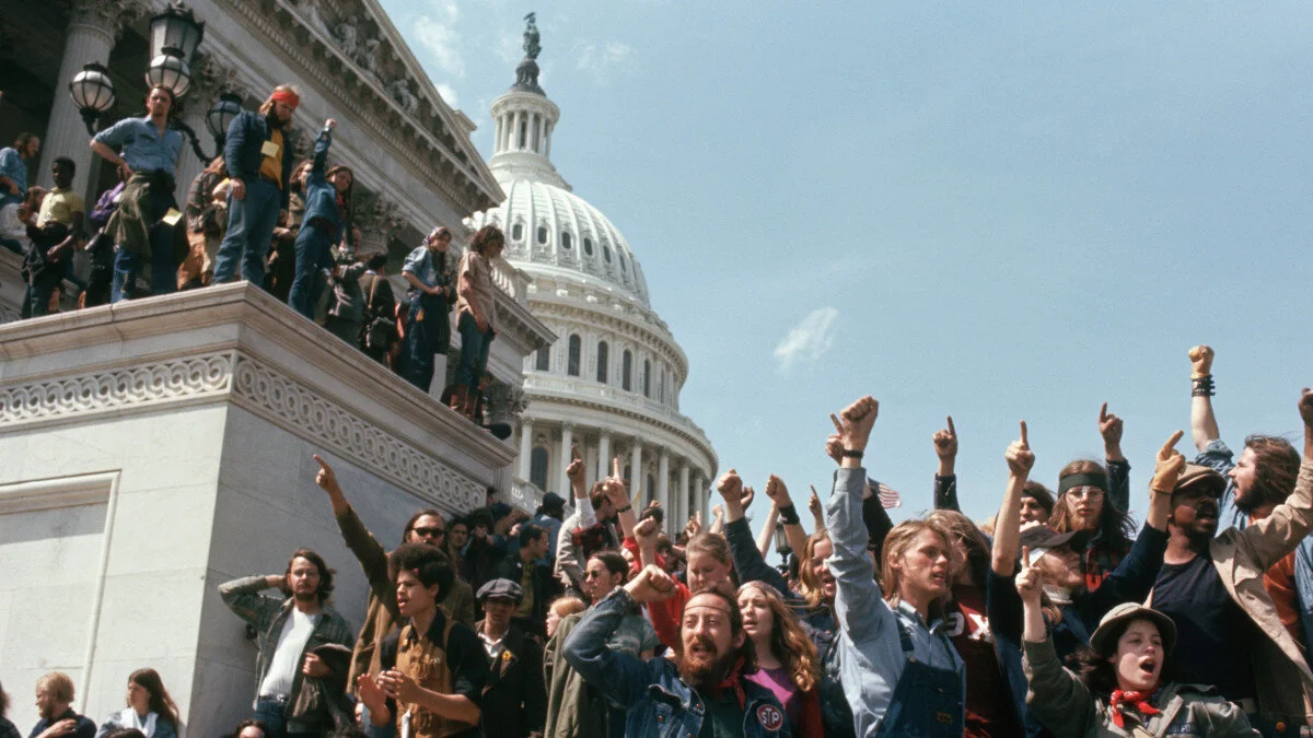 hippies-vitenam-576627010.jpg