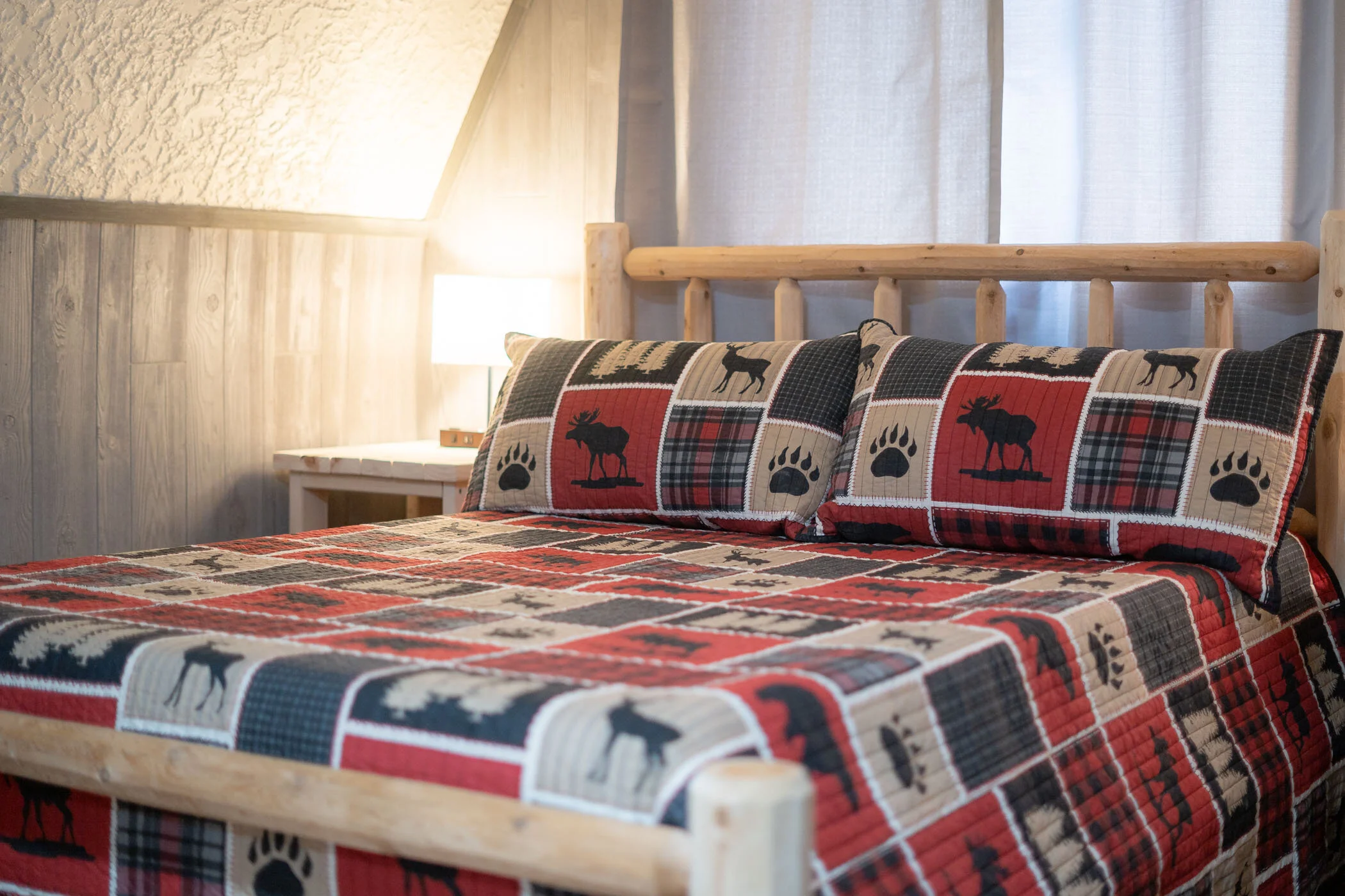 Master Bedroom with Queen and Twin XL