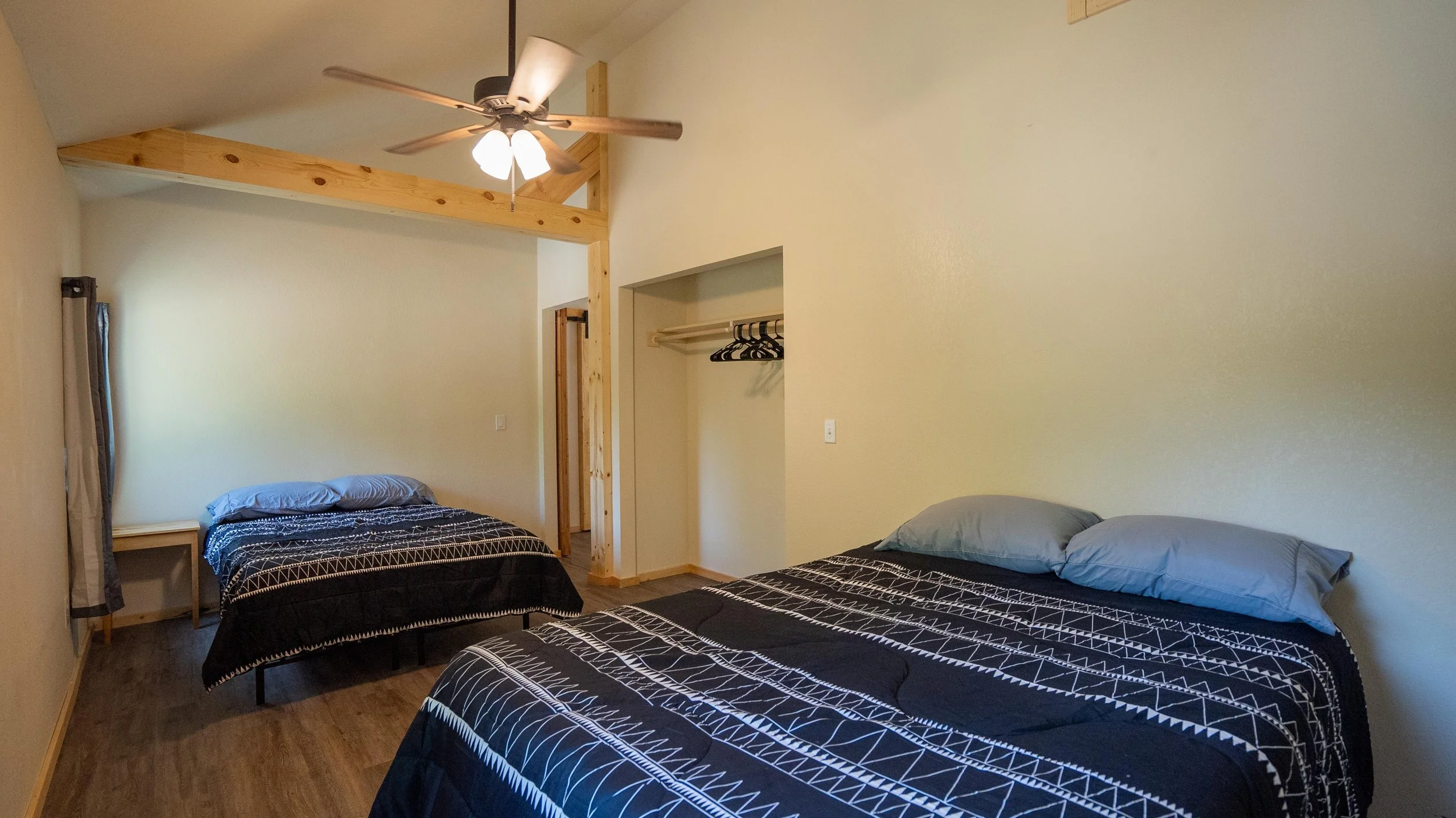 Upstairs bedroom 1-  queen/full