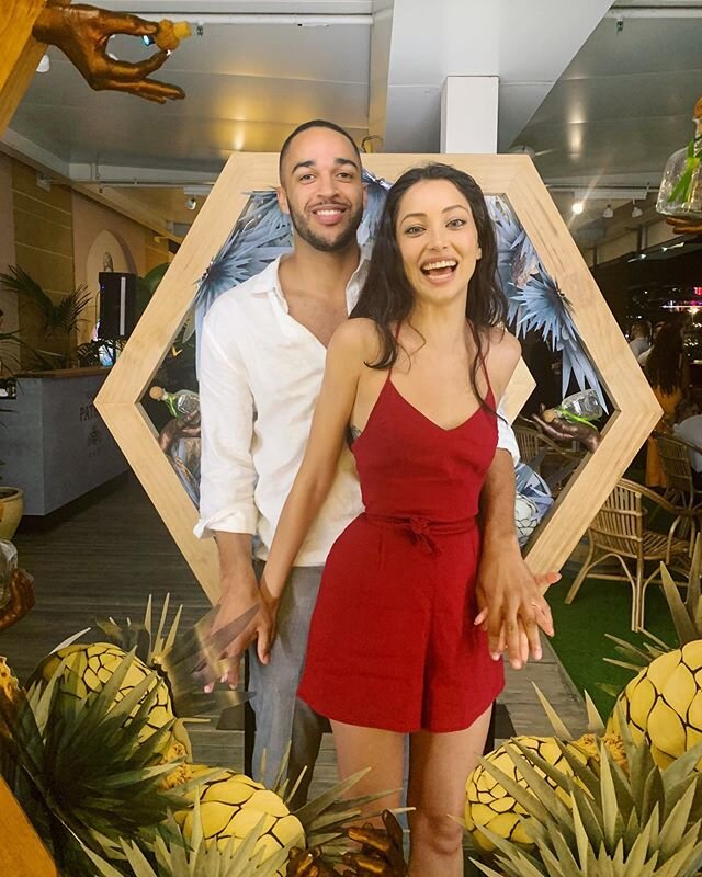 Woman crush every Wednesday 😍😍😍
Her smile lights up any room that she&rsquo;s in! Thank you @melaniejarnson for radiating joy everywhere you go! Especially now that you&rsquo;re trapped at home wit me! Muahahahahaha