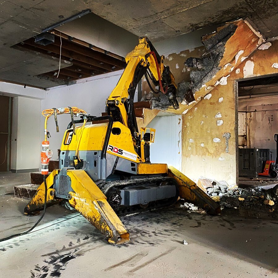 💪🏼Glad to finally see these stairs being removed at our Broadbeach project💪🏼 Next in line is the wall. 💥#demolition #projectmanagement