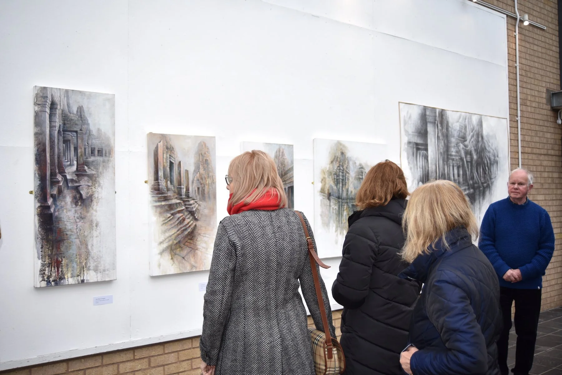 Exhibition visitors+JohnChilds.JPG