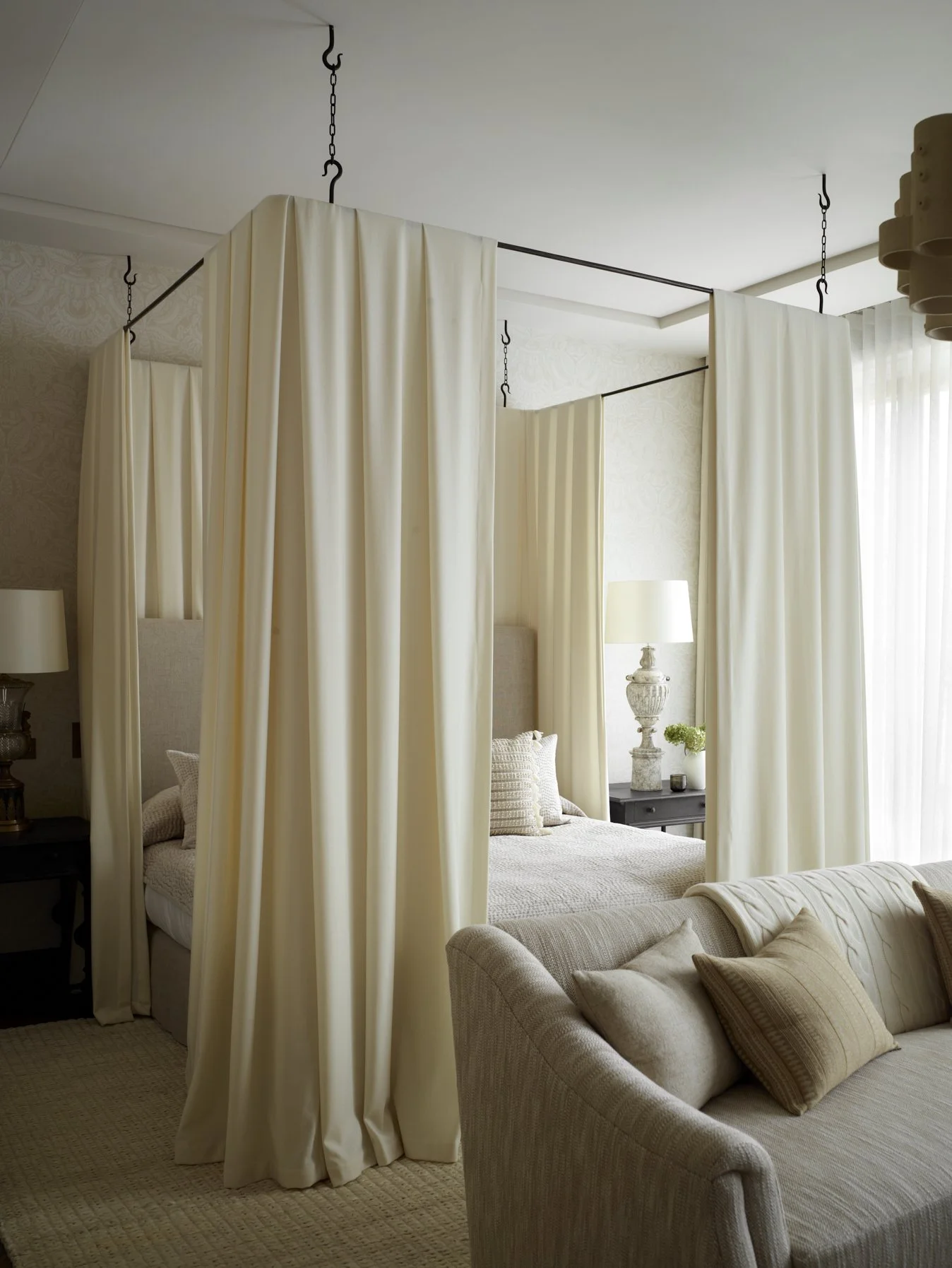 Rachel-Laxer-Interiors-London-ApartmentLOW_MAIN_BEDROOM_BED_.jpg