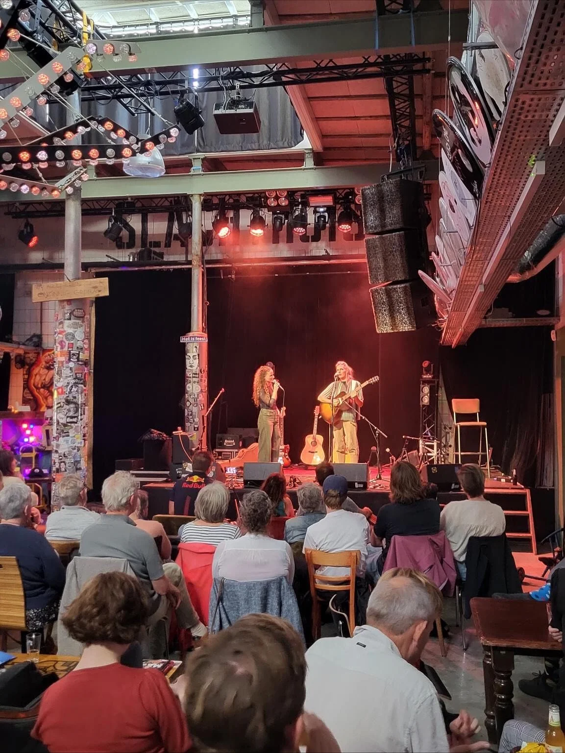 Afgelopen zondag weer een Saxton Sunday Sounds gehad @slachthuishaarlem! Hier een korte impressie π€. 
Het was weer een middag vol heerlijke muziek: dit keer van @losse_jos en @suethenightmusic π΅. Dank voor jullie fantastische bijdrage! 
Op naar d