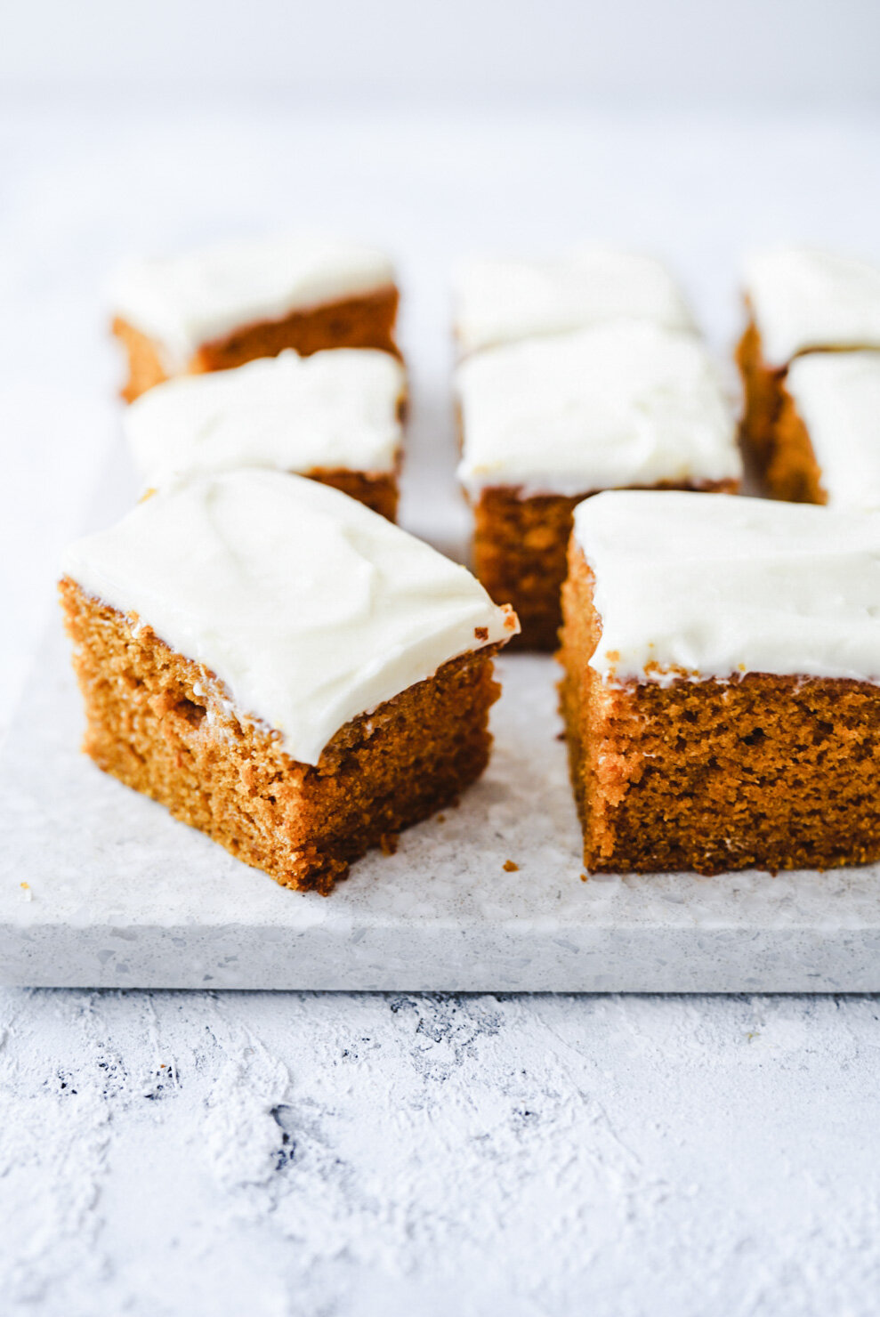 Pumpkin Spice Cake vom Blech mit Frischkäse-Frosting