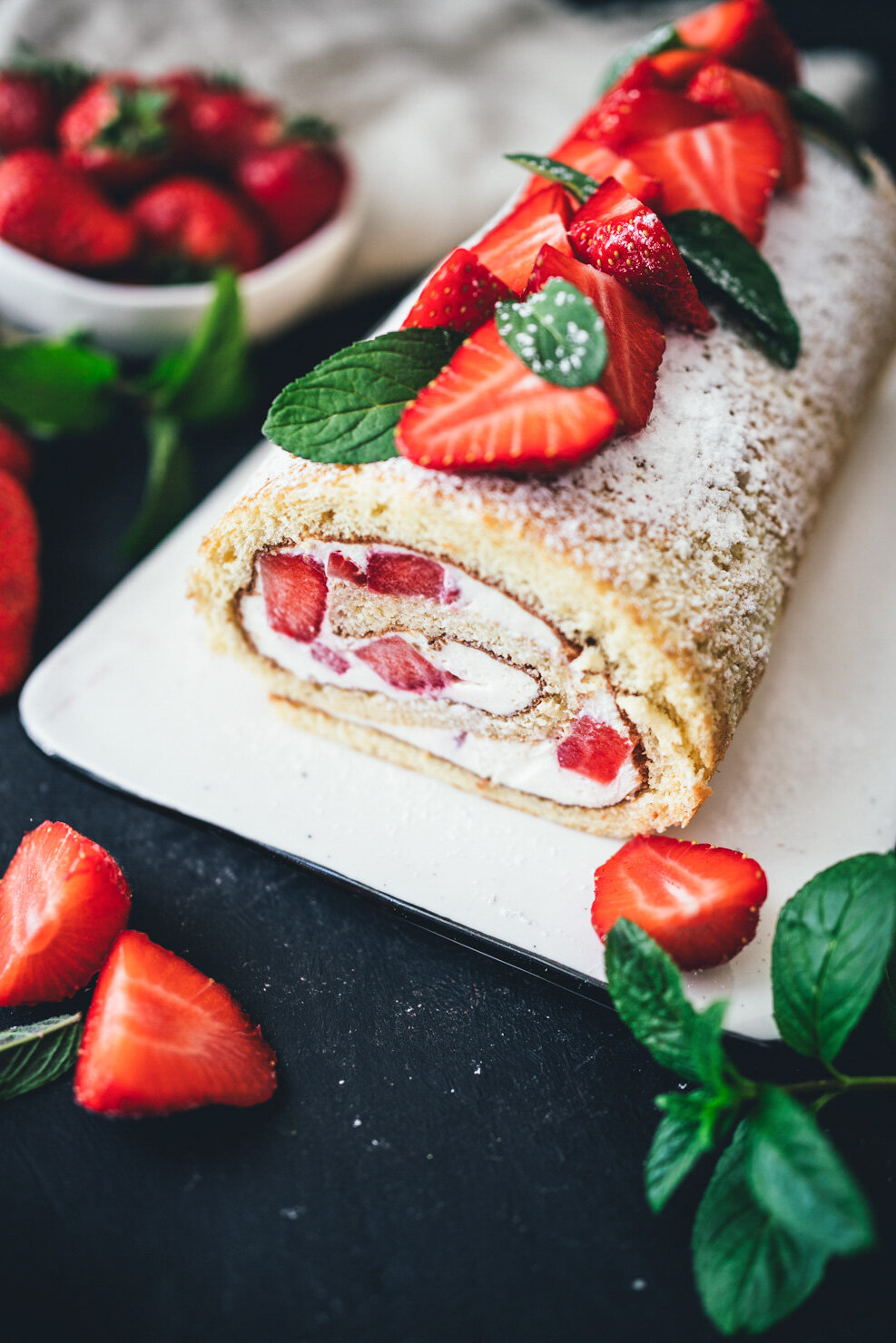 Einfache Erdbeer Cheesecake Rolle Backbube