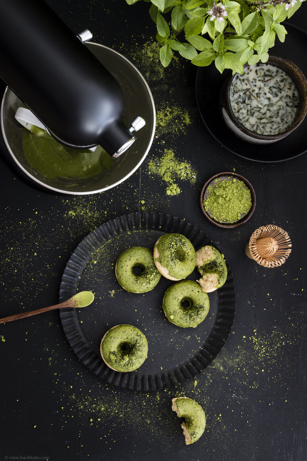 Grüntee Donuts mit Matcha Glasur - Erlebt meine #MiniMoments mit der neuen KitchenAid MINI