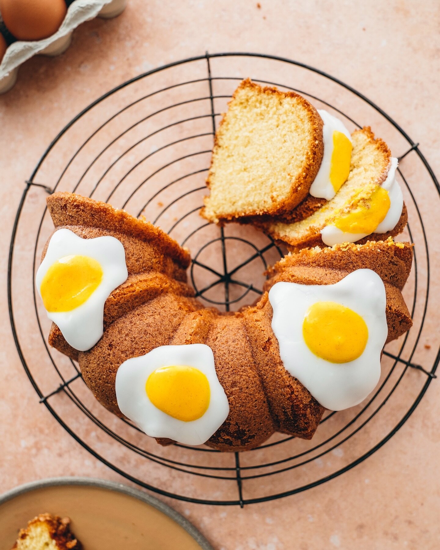 Heute um 11:15 Uhr zeige ich euch live im TV beim ARD Buffet, wie ihr diesen leckeren Kuchen backt und wie ihr die perfekten Zuckerguss-Spiegeleier hinbekommt. 🍳

Keine Angst: der Beitrag wird danach in dee Mediathek zu finden sein, also k&ouml;nnt 