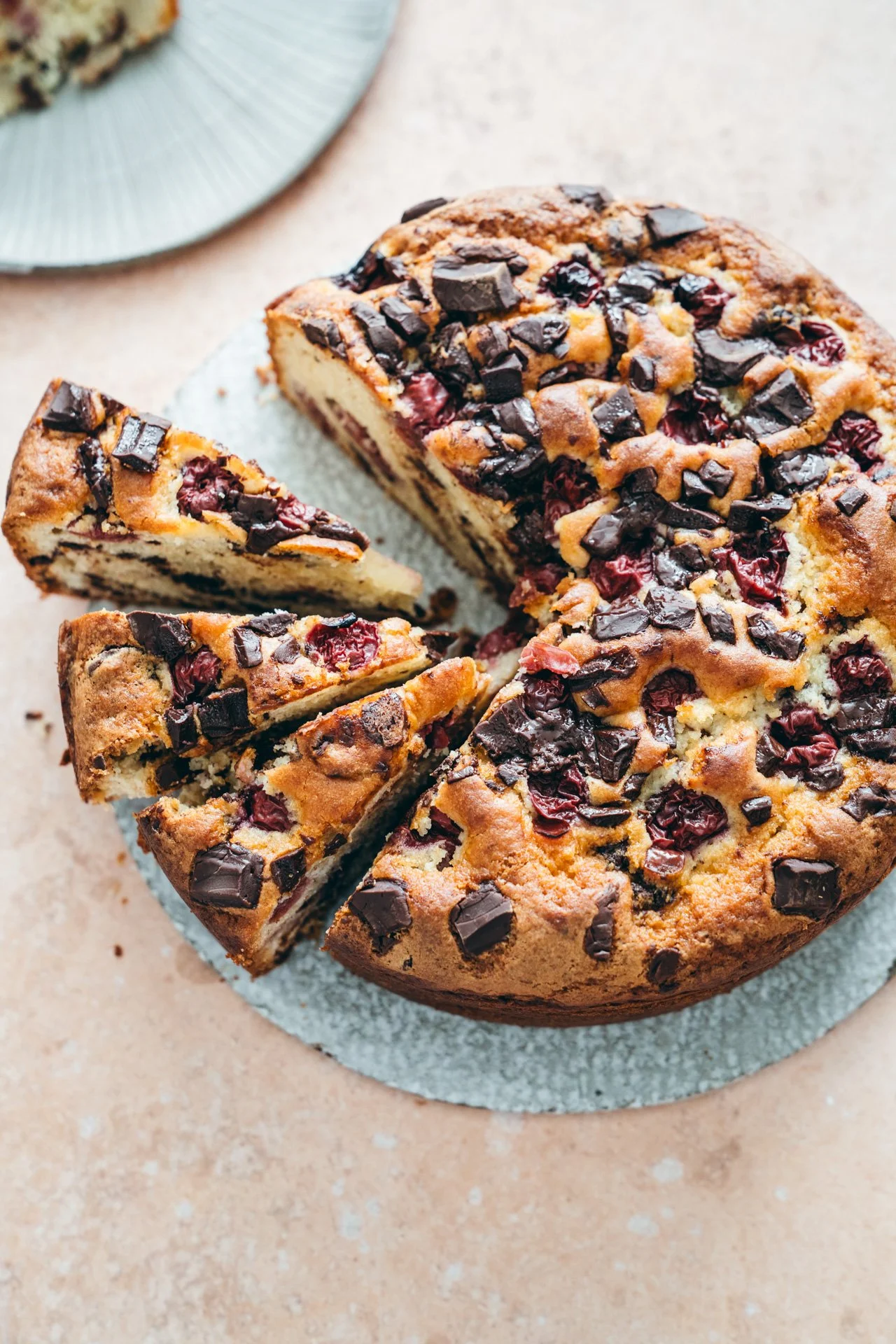 Schoko-Rührkuchen mit Kirschen