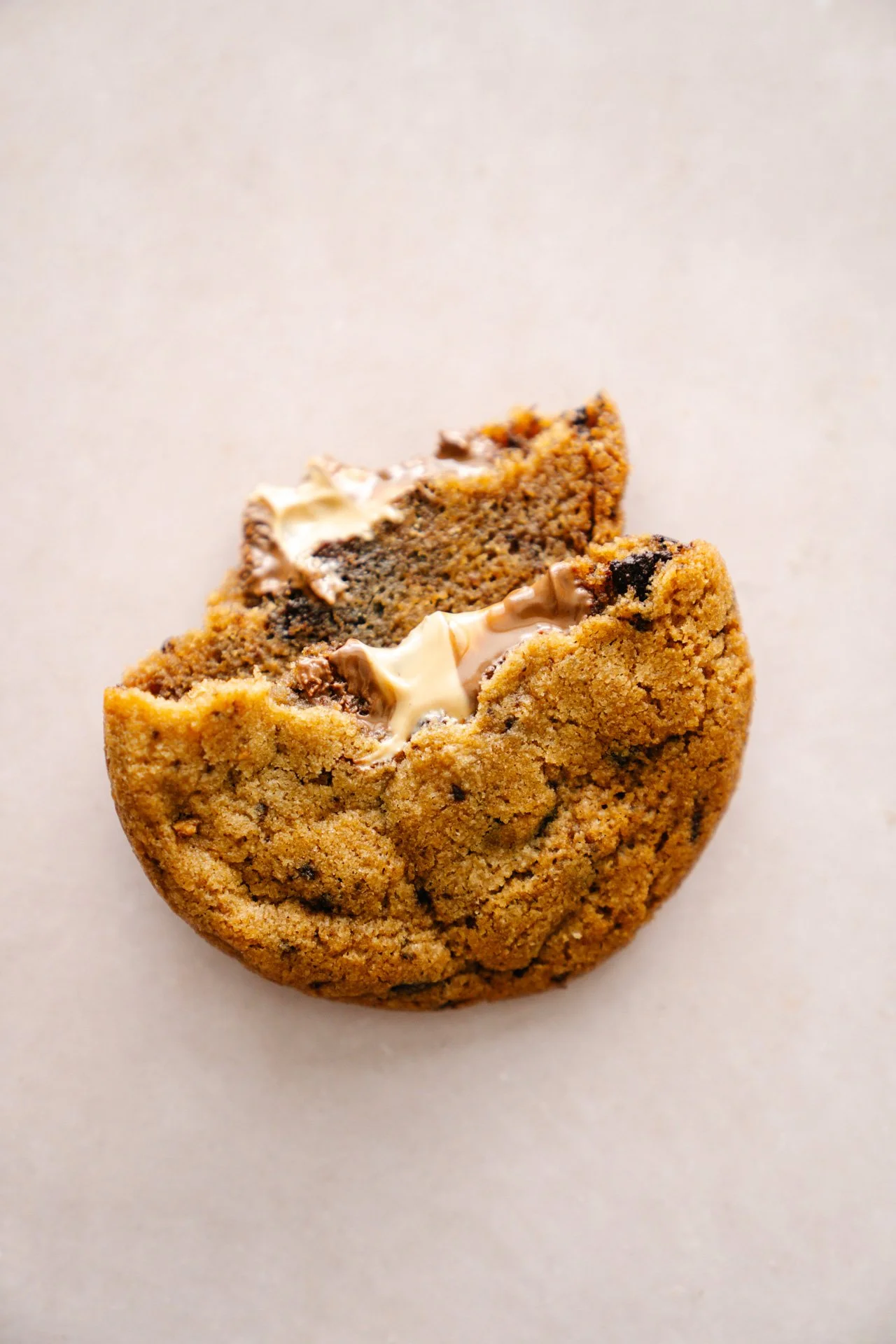 Brown Butter Cookies mit flüssigem Nougat-Kern