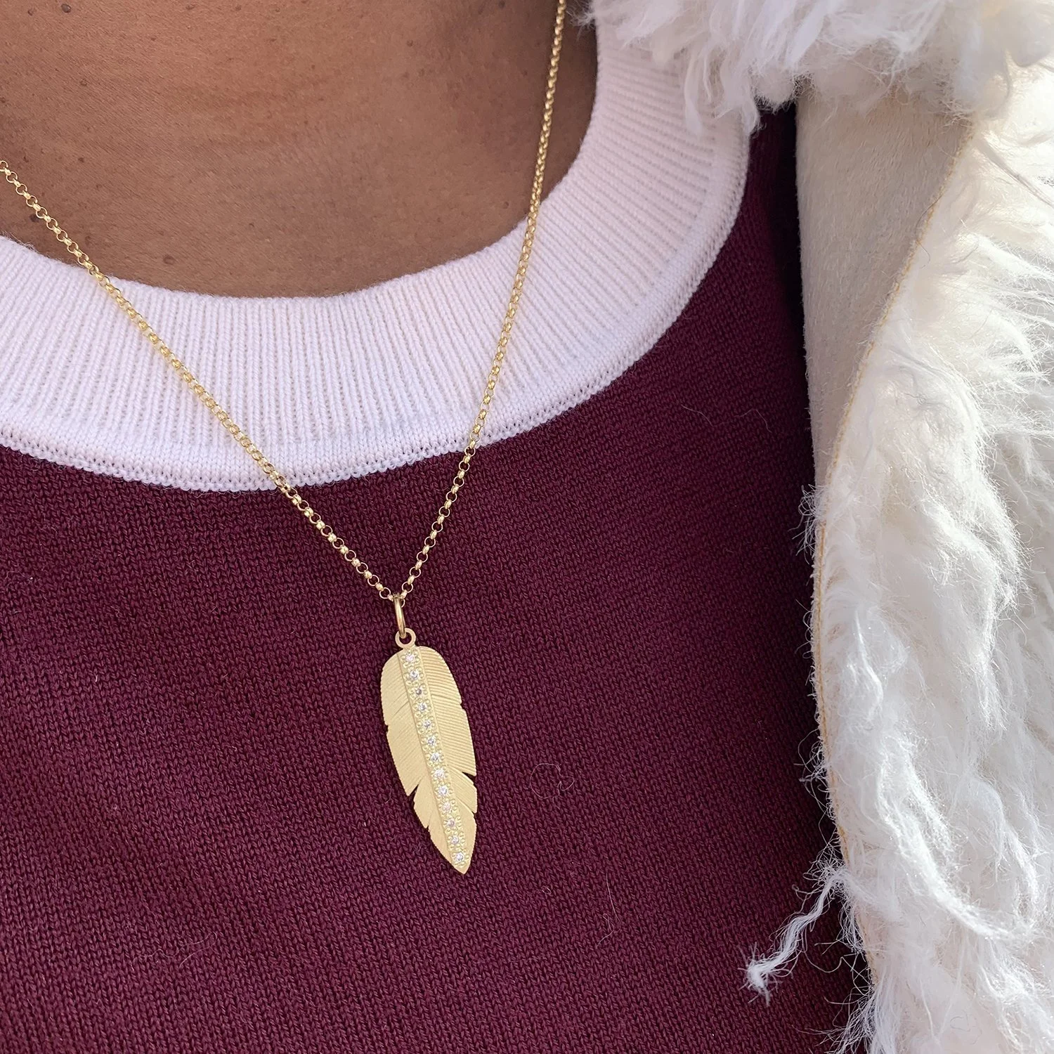 Slender Gold & Dia Feather NK, lifestyle WEB.jpg