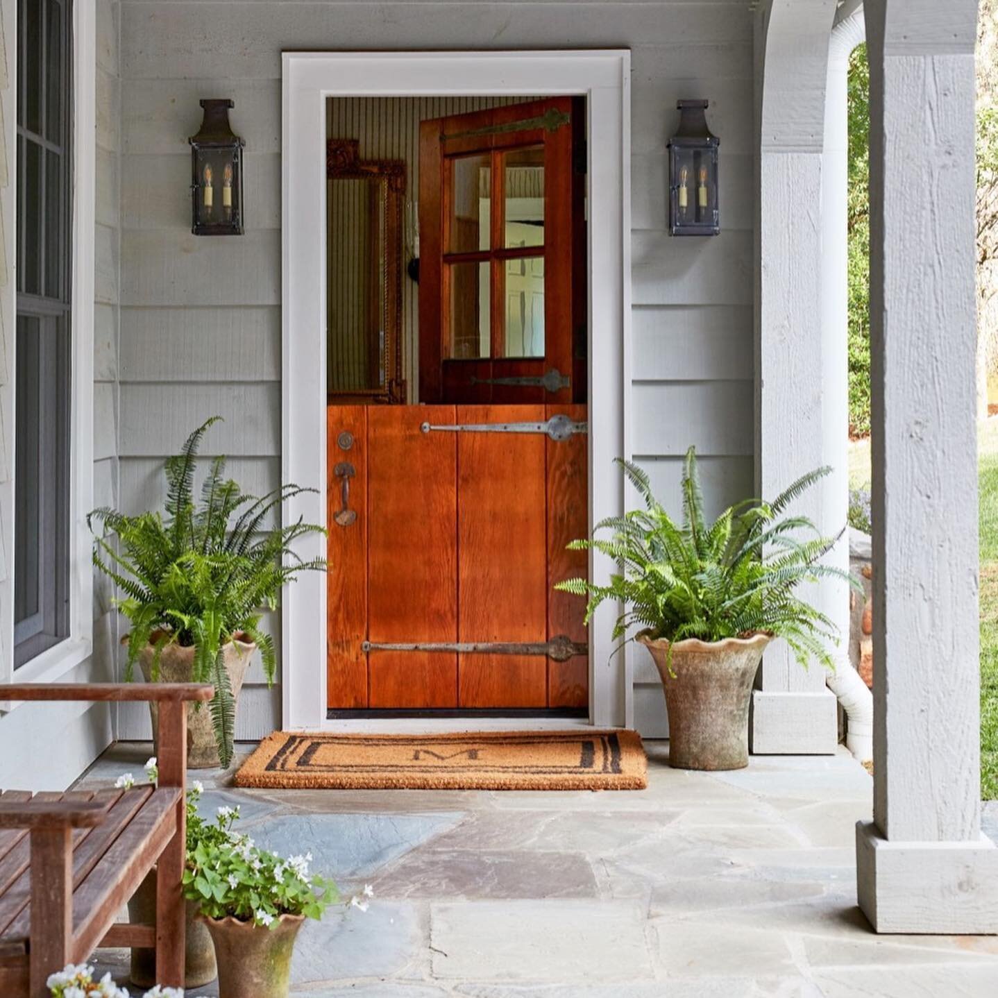 Thank you @southernlivingmag for sharing the story of our family&rsquo;s beloved home so beautifully. It is a thrill to have my work featured in your magazine. Thank you @zoegowen @betsybcribb @pagemullins for the beautiful styling and @hectormsanche