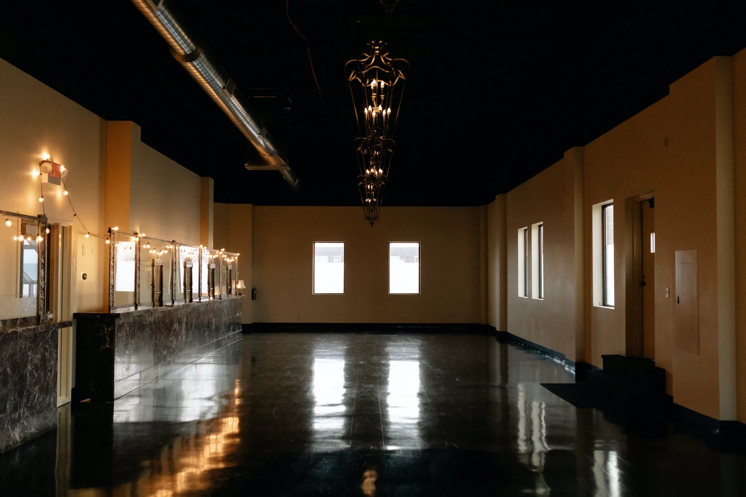 Where are Brides having Wedding at 5