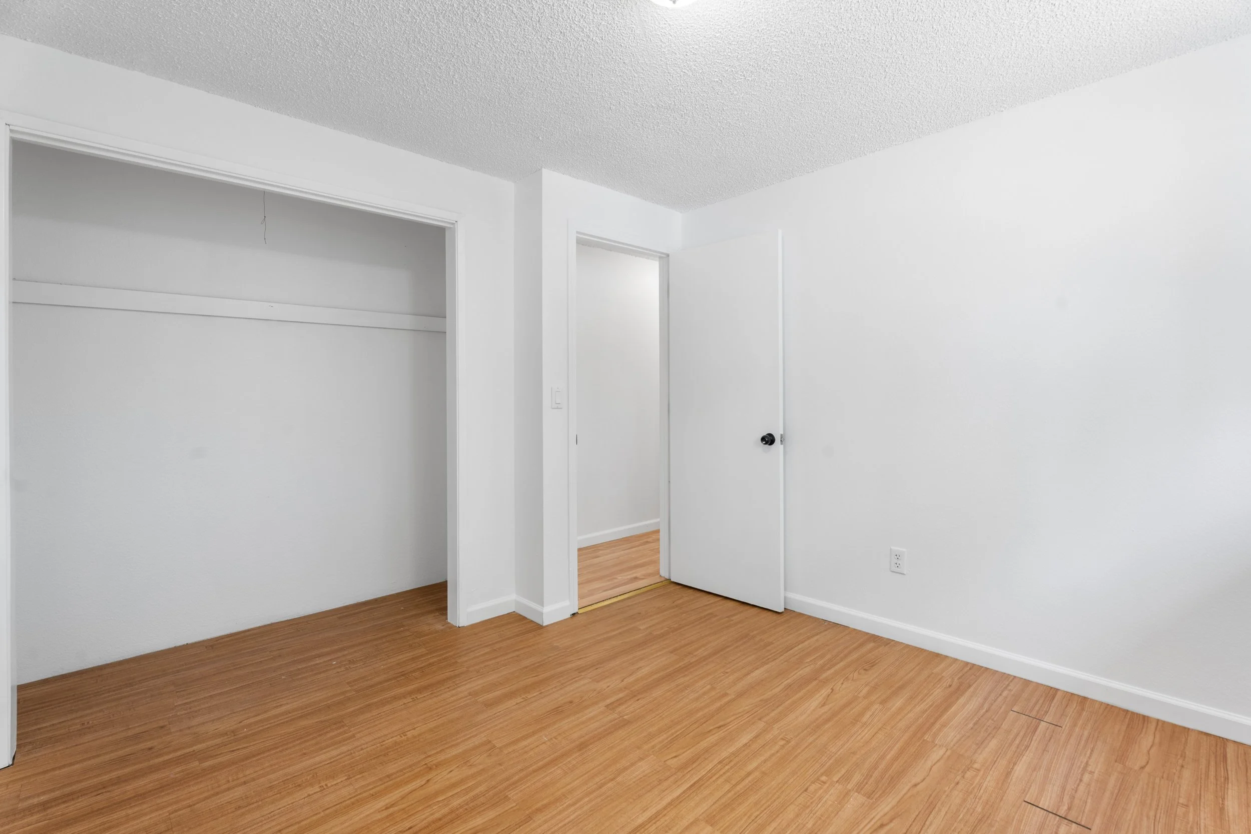 16_408 ne 65th st, vancouver-037.jpg