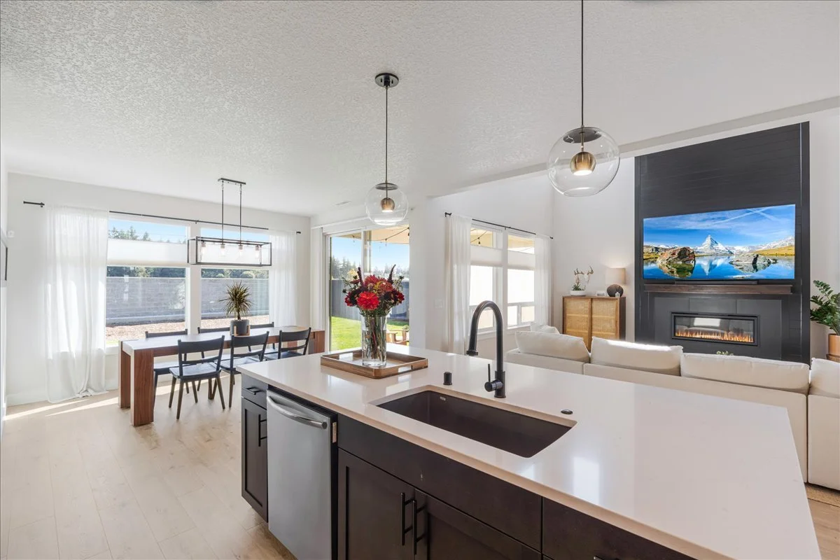26-1156 N 44th Pl-21.jpg