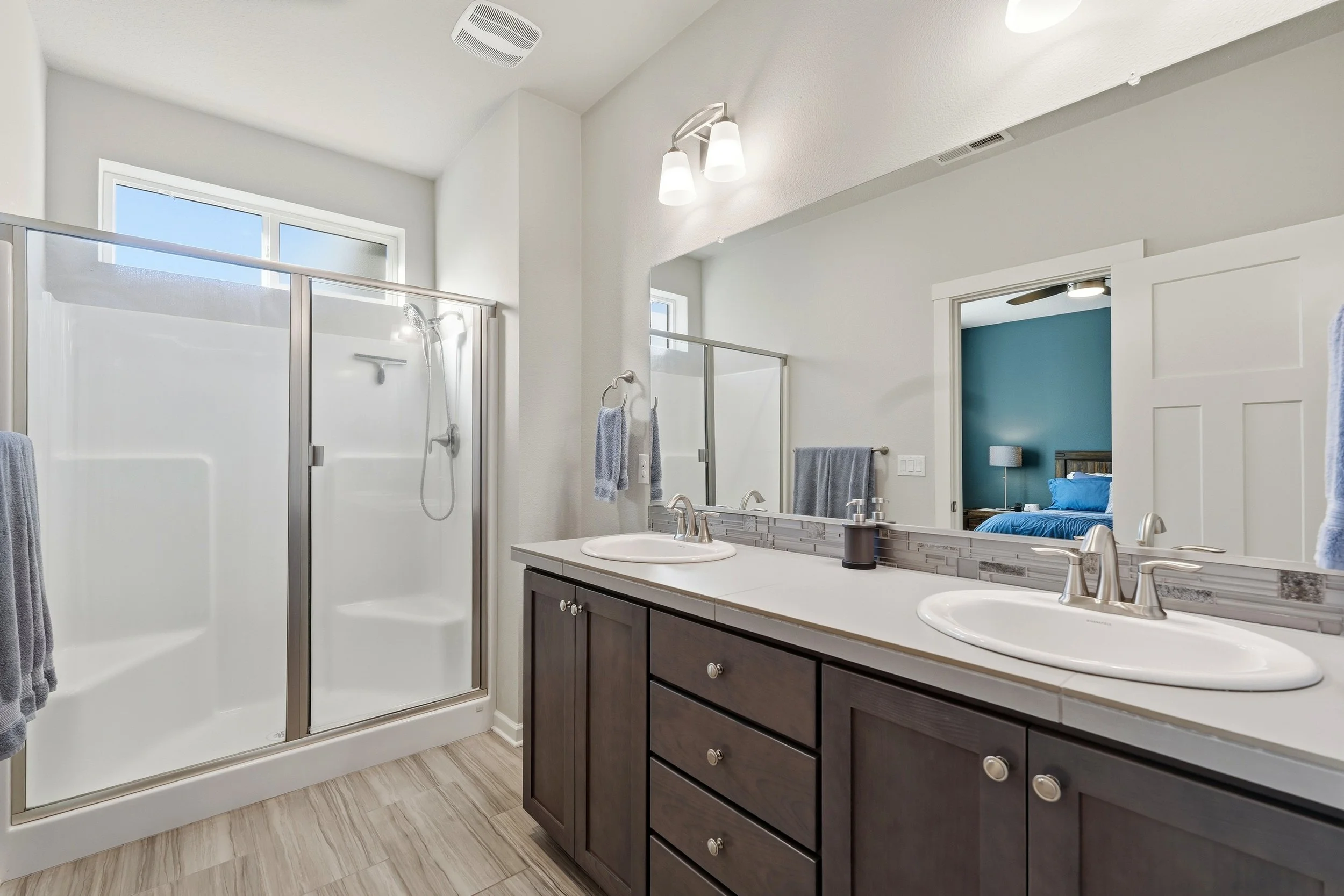 32-029_3713 S 41st Pl-144.jpg