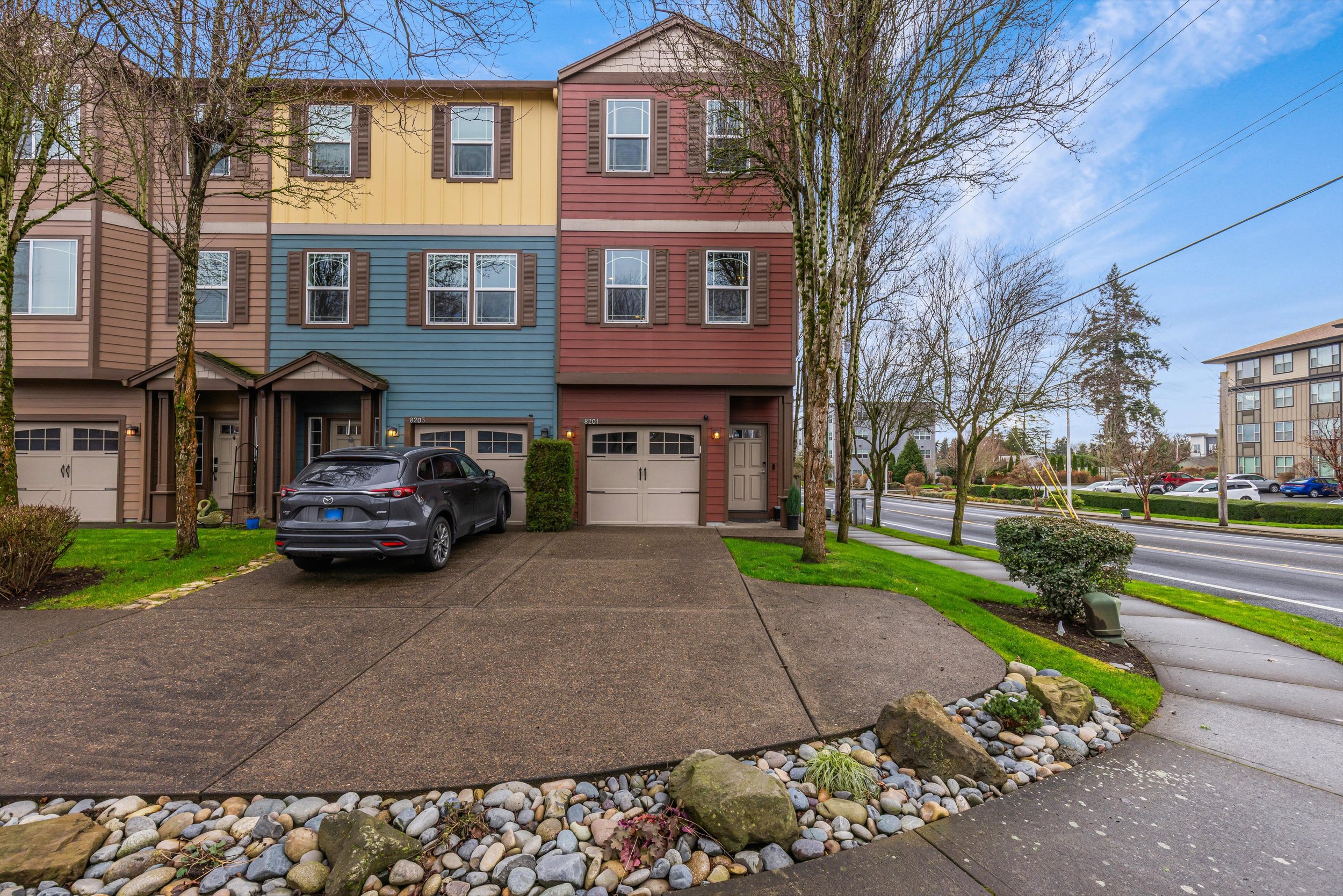 02-8201 NE 53rd Way-2.jpg