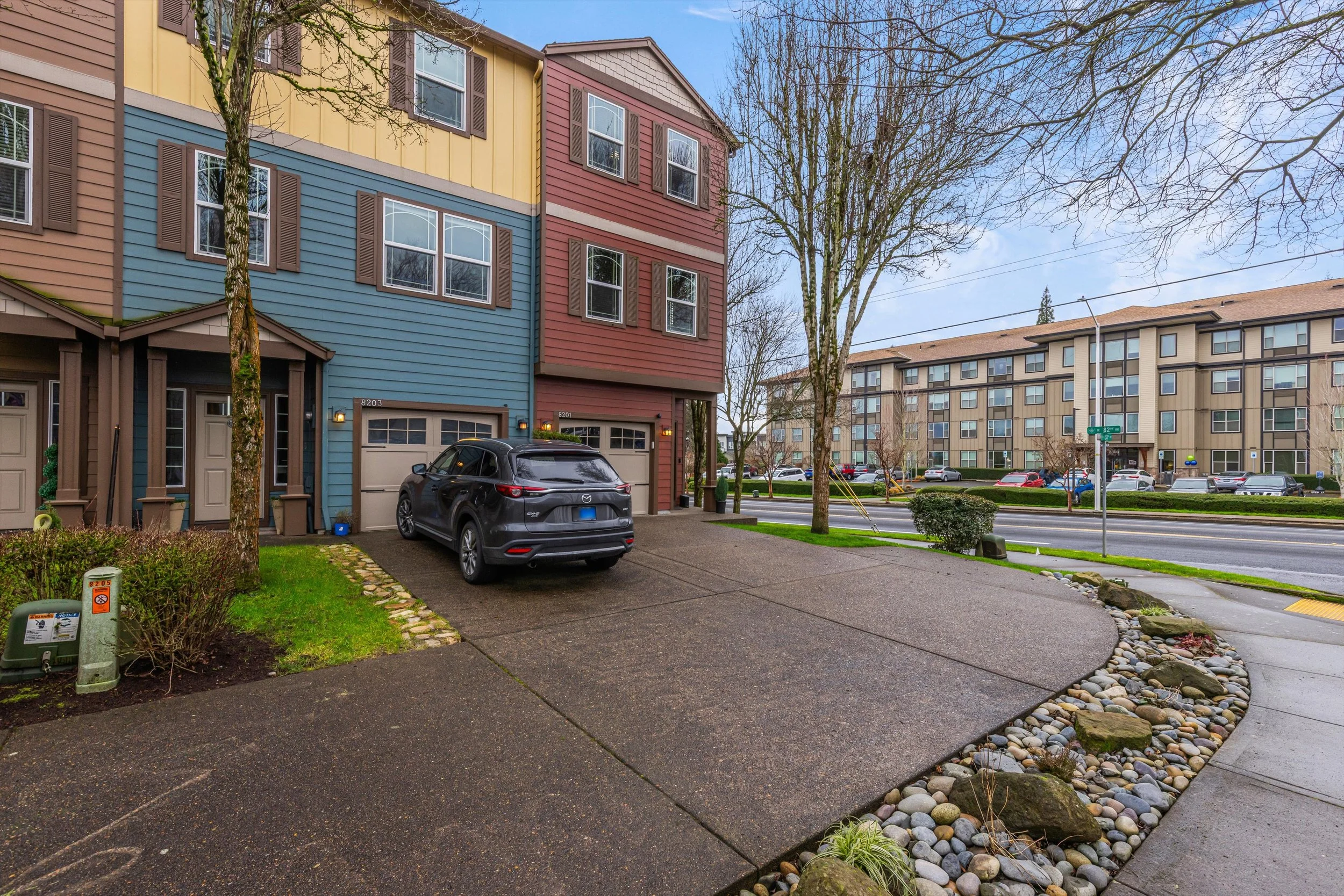 03-8201 NE 53rd Way-1.jpg