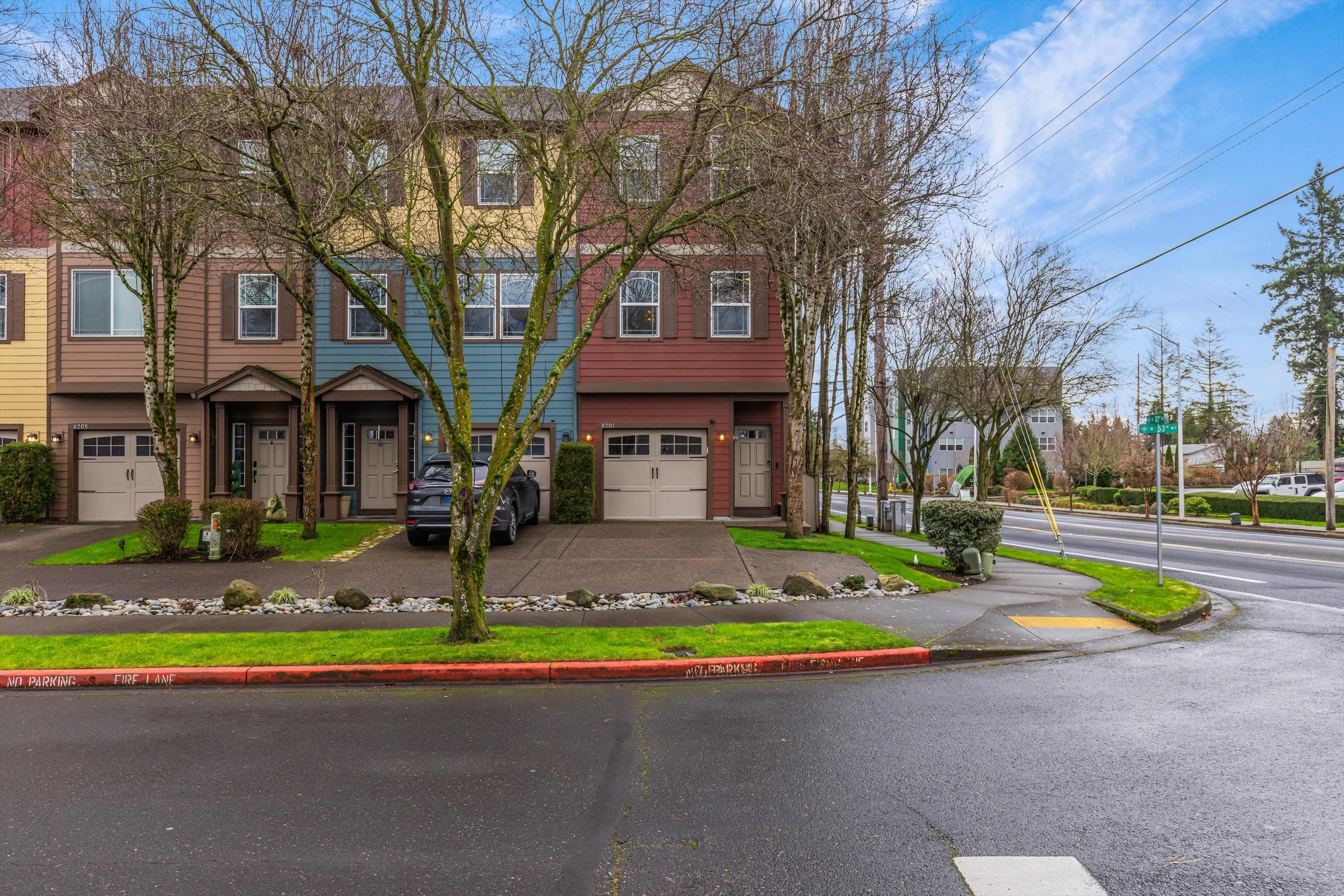 04-8201 NE 53rd Way-3.jpg