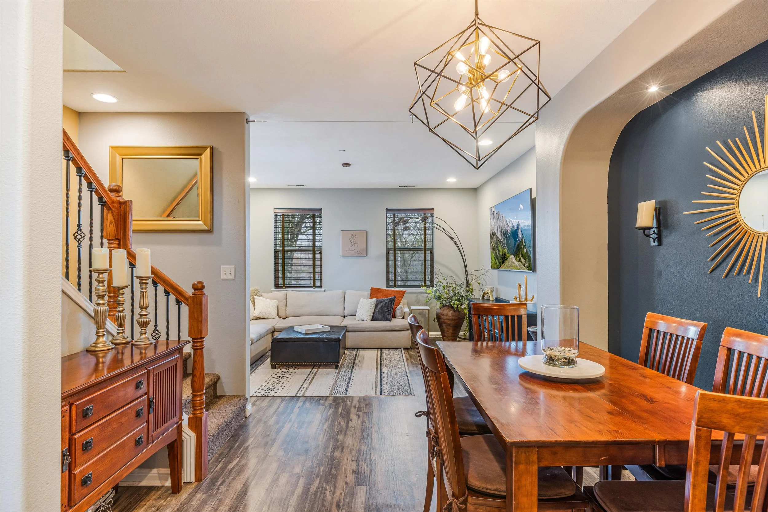 07-8201 NE 53rd Way-7.jpg