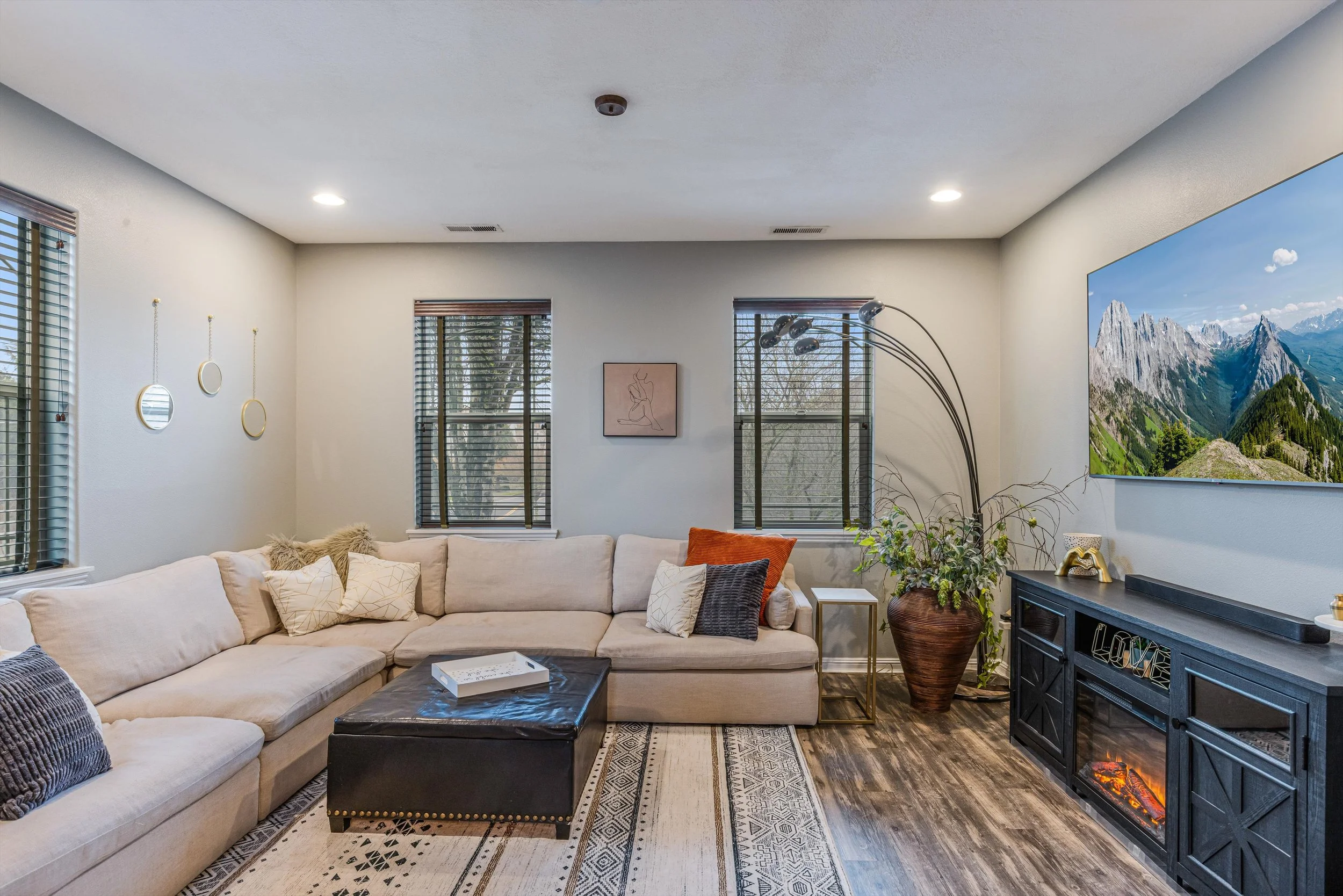 10-8201 NE 53rd Way-22.jpg