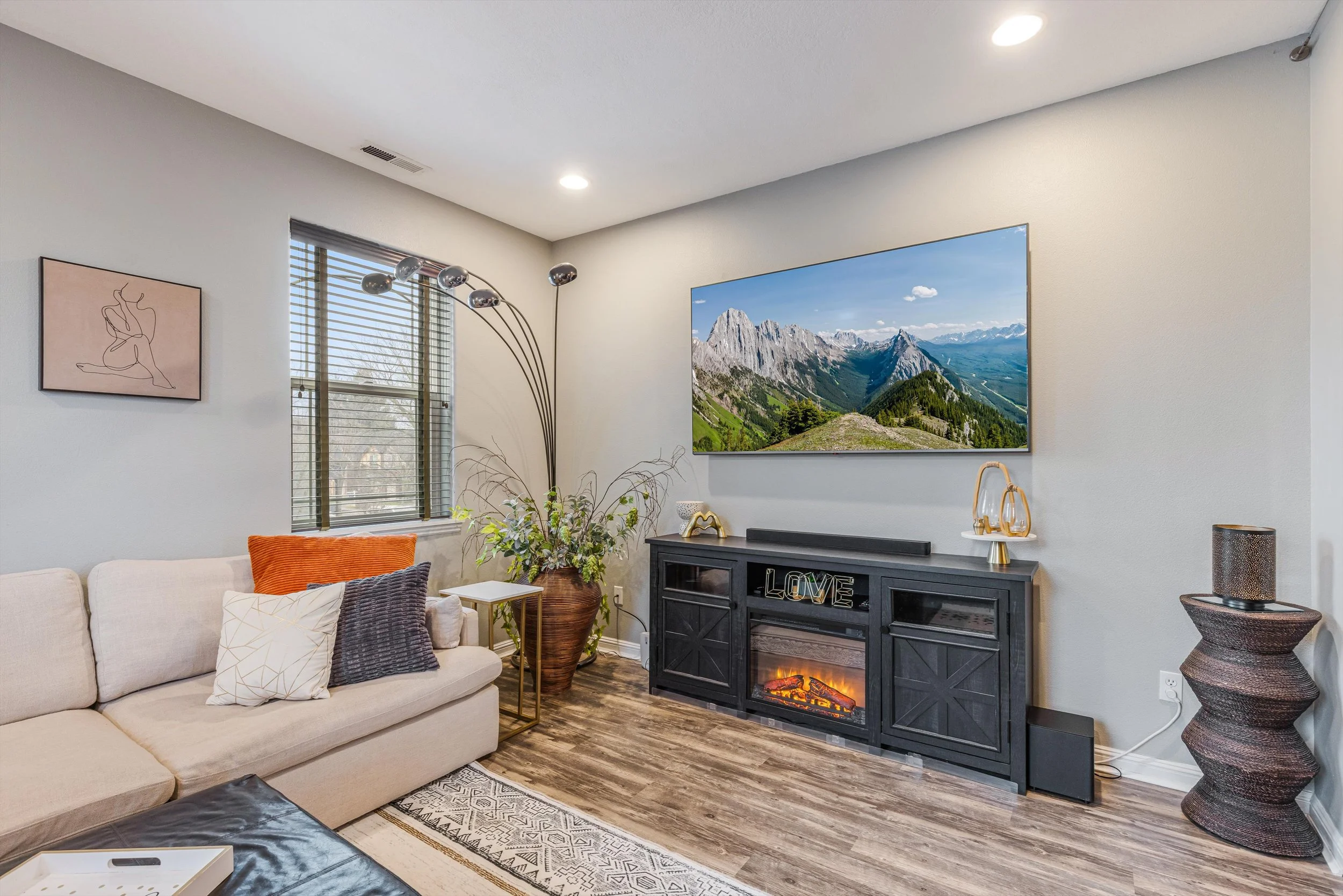 12-8201 NE 53rd Way-24.jpg