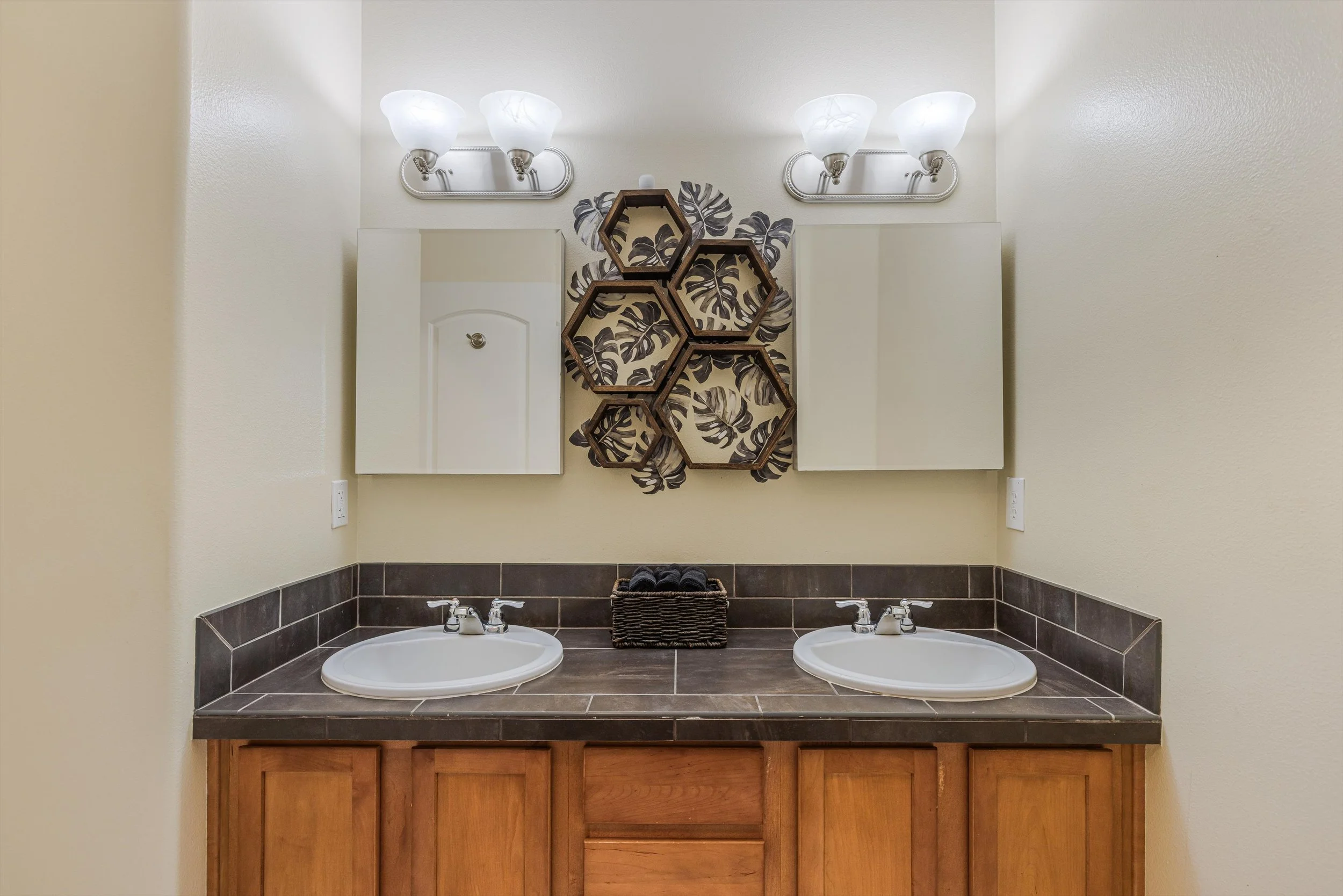 25-8201 NE 53rd Way-30.jpg