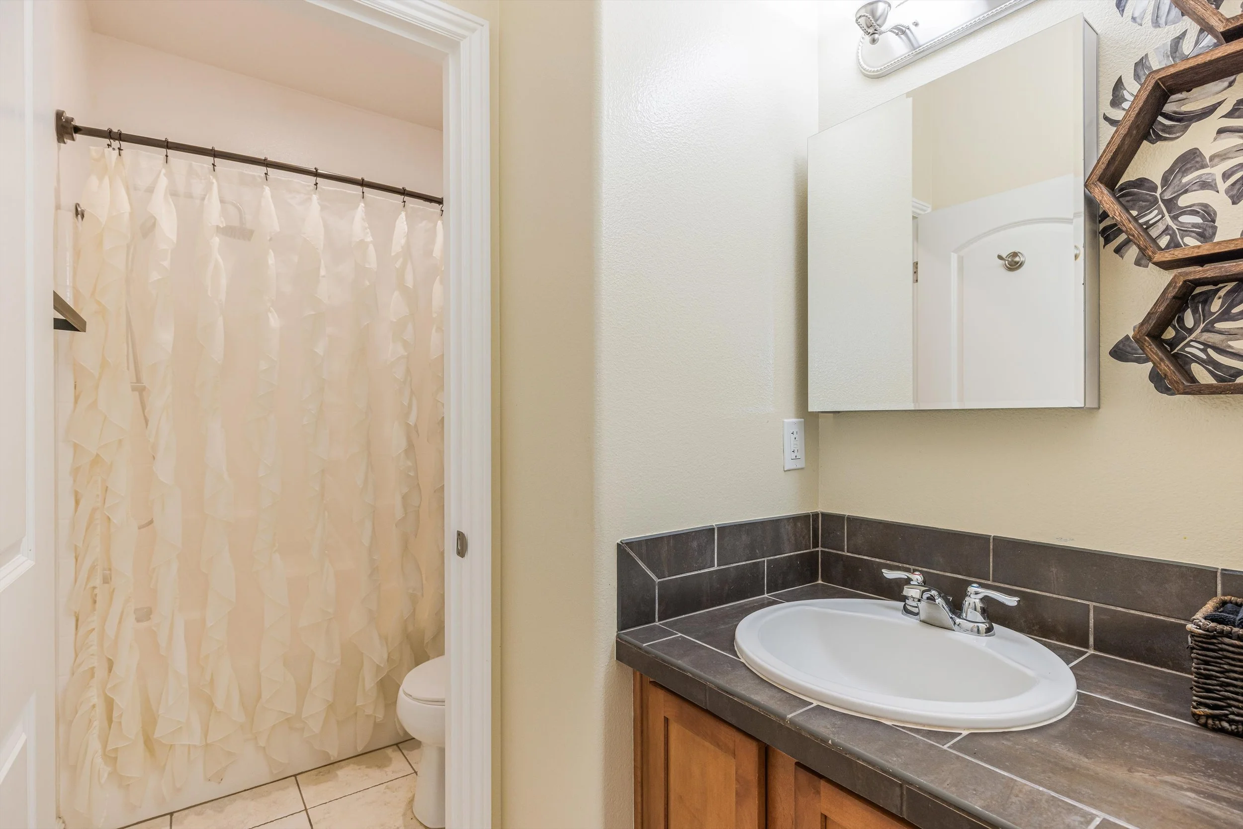 26-8201 NE 53rd Way-31.jpg