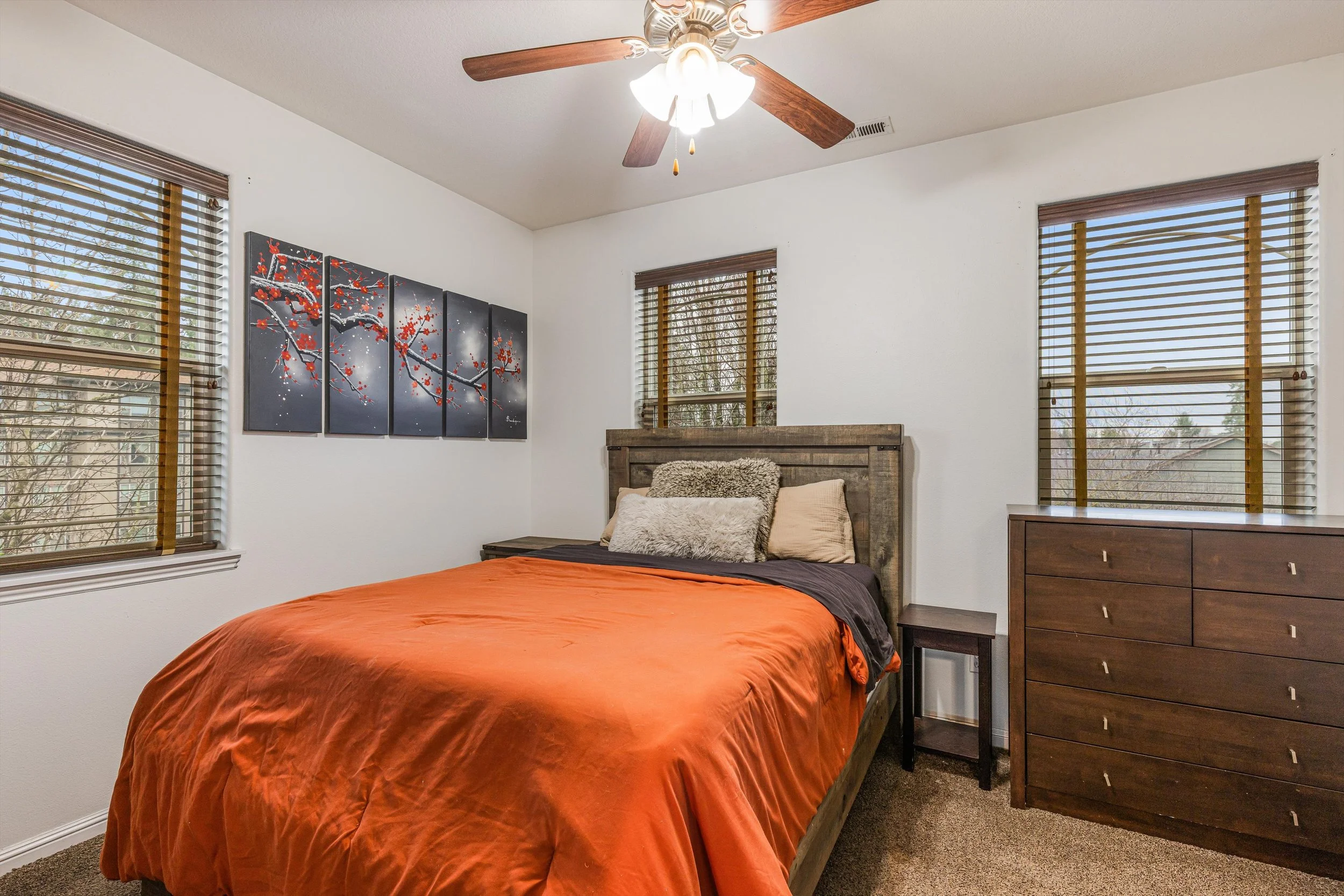 27-8201 NE 53rd Way-32.jpg