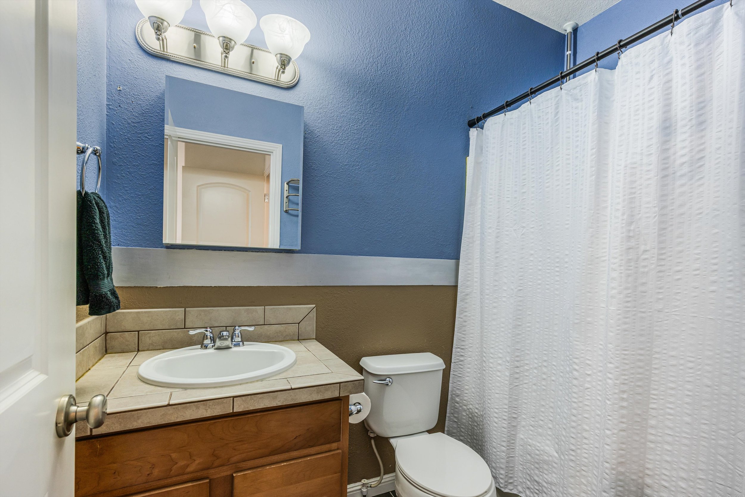 29-8201 NE 53rd Way-34.jpg