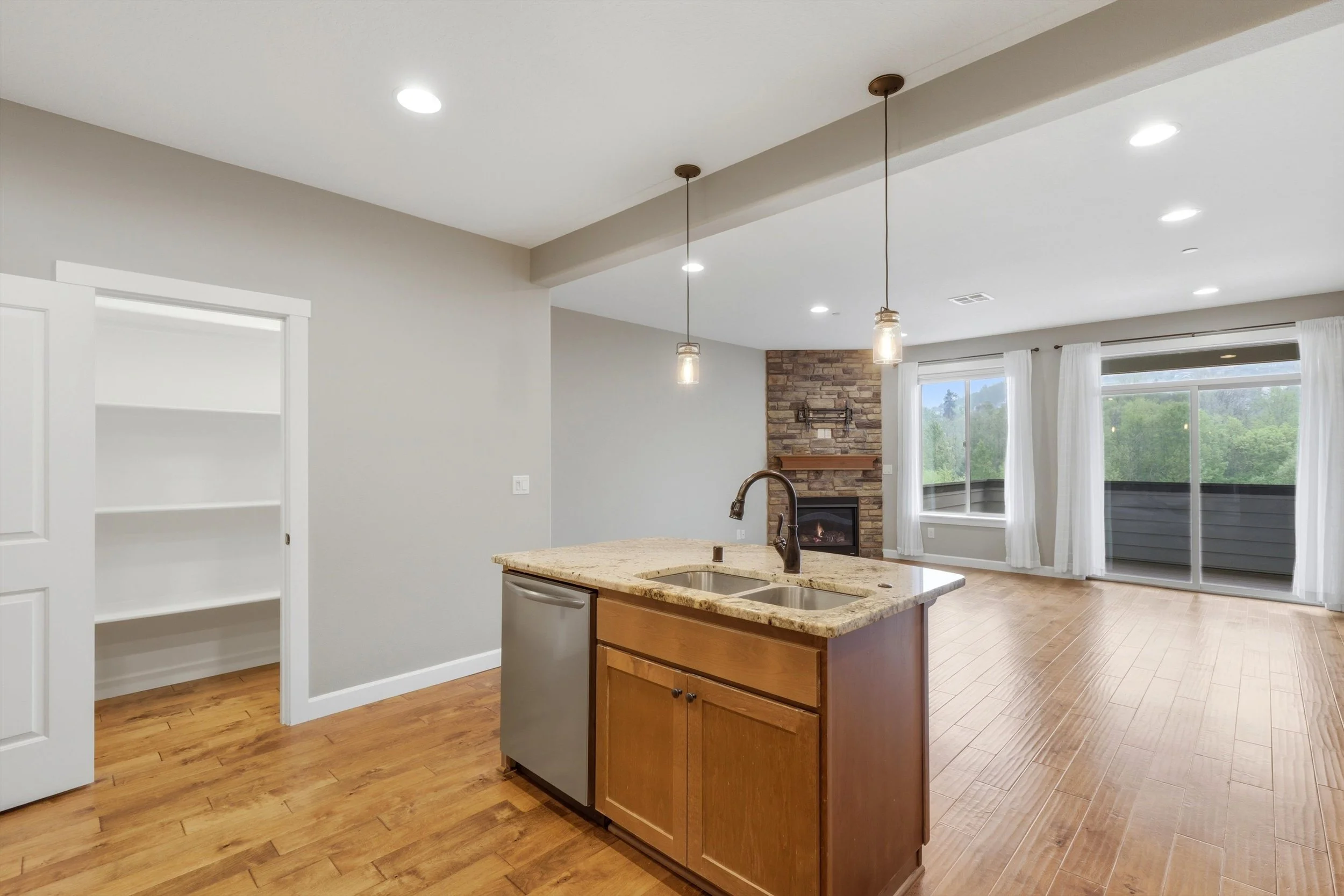 11-4307 NW Sage Loop (14).jpg