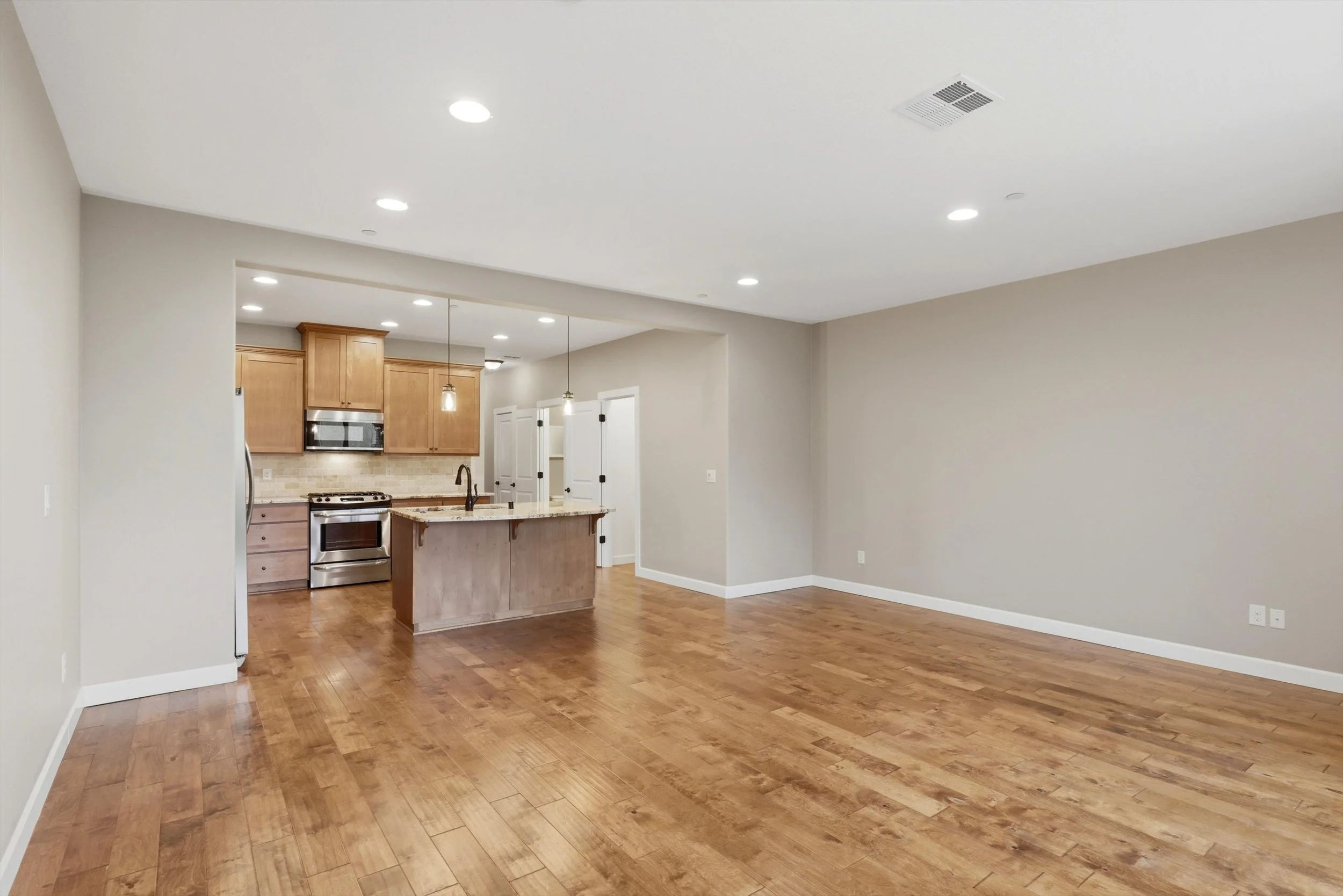 14-4307 NW Sage Loop (19).jpg