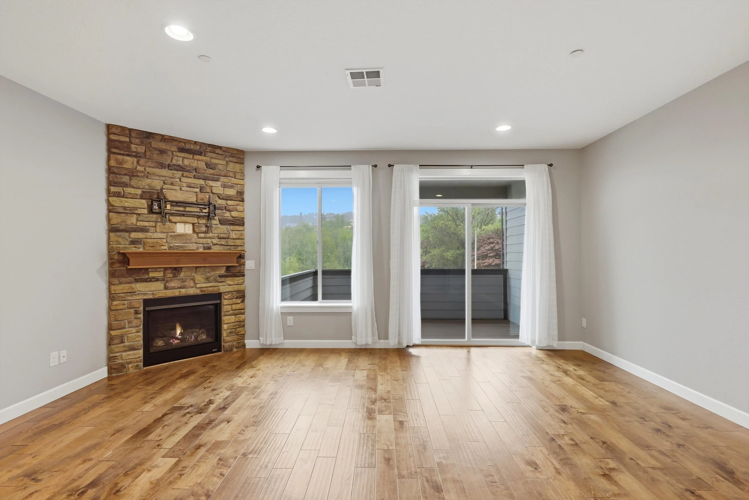 16-4307 NW Sage Loop (12).jpg