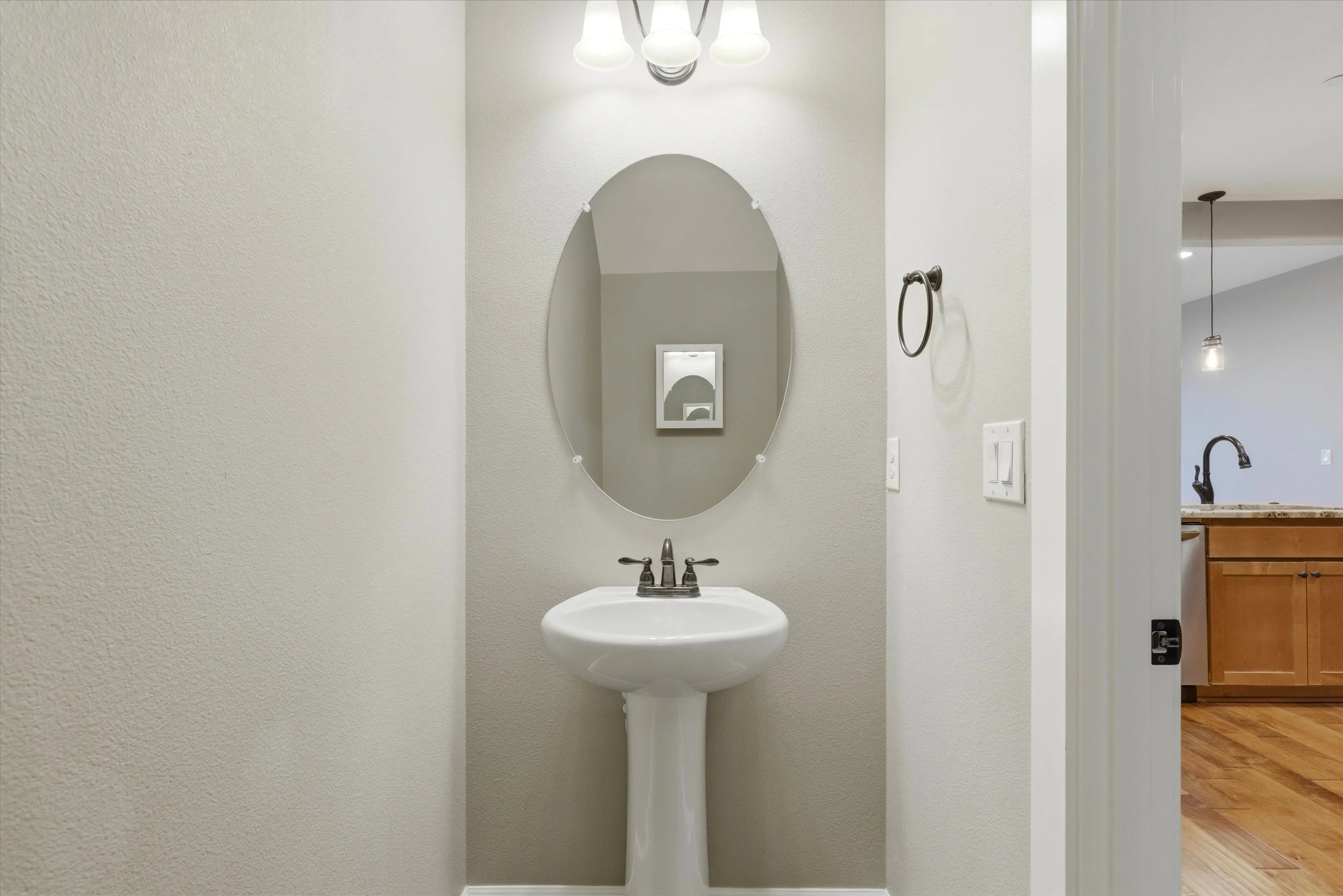 18-4307 NW Sage Loop (31).jpg
