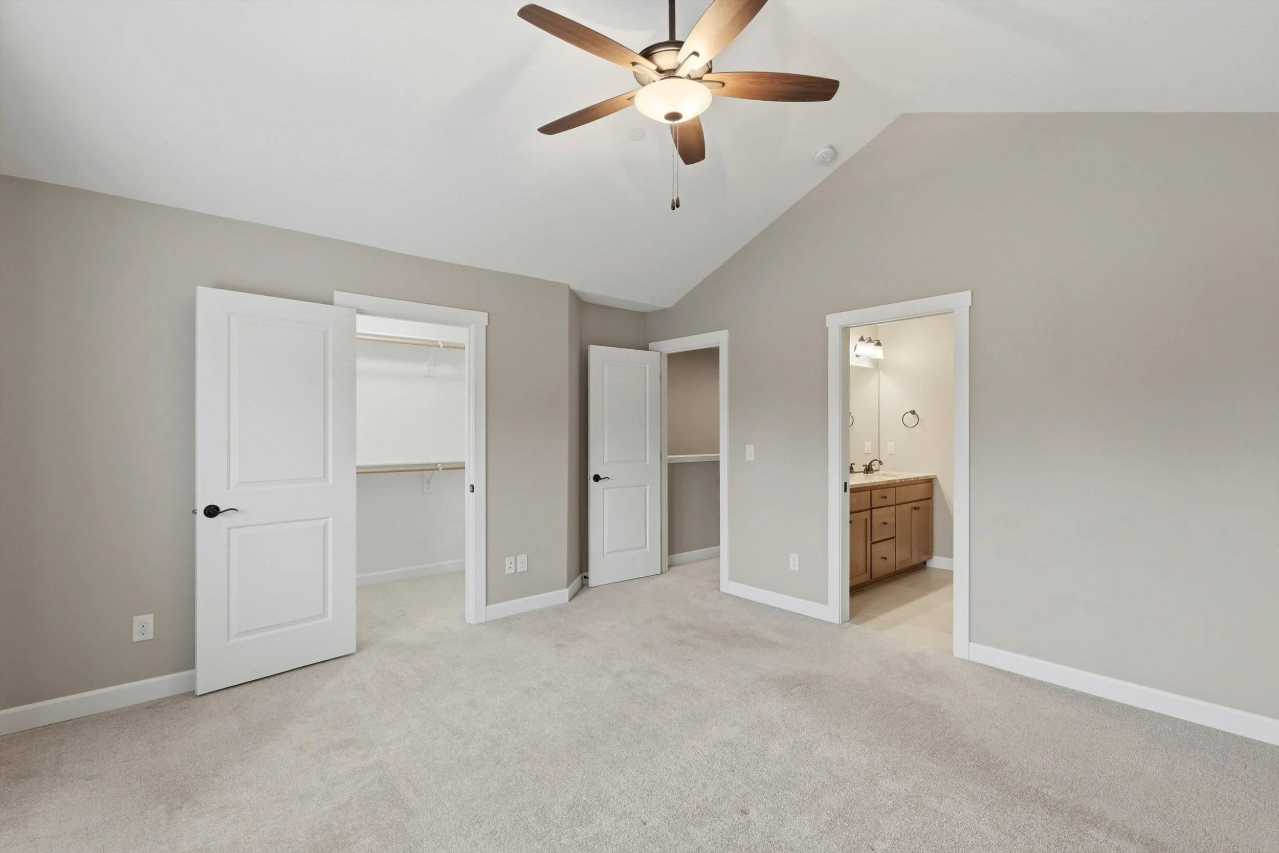 24-4307 NW Sage Loop (23).jpg