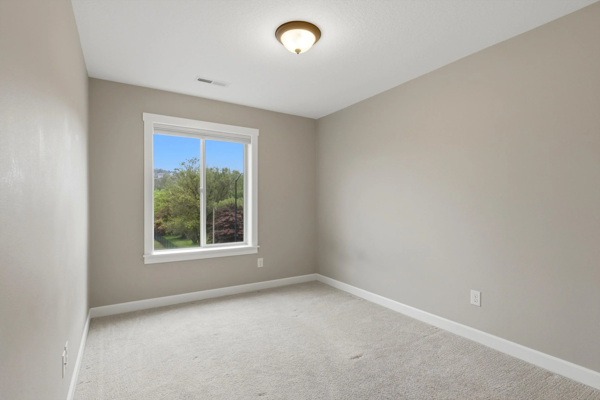 29-4307 NW Sage Loop (26).jpg