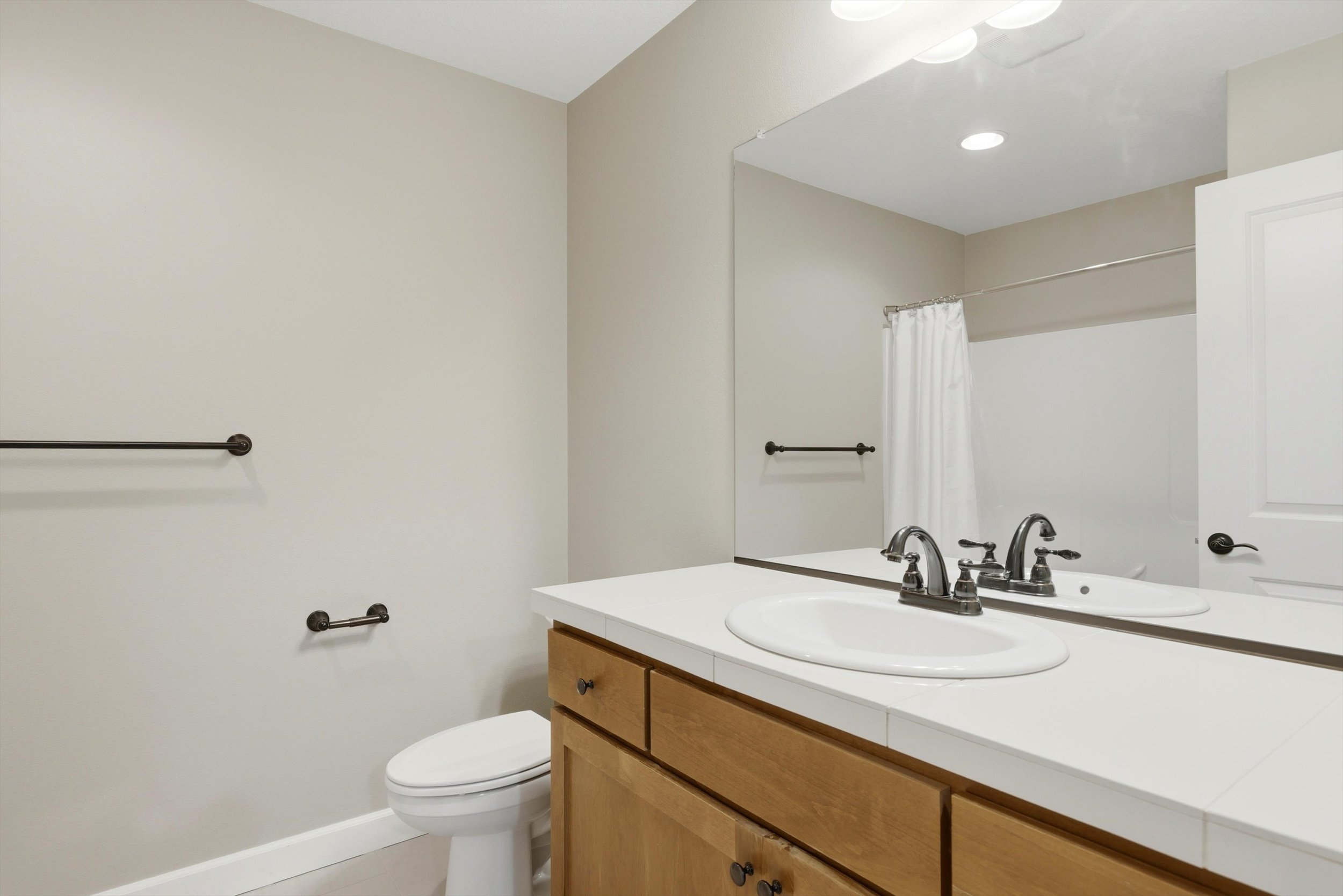 31-4307 NW Sage Loop (30).jpg