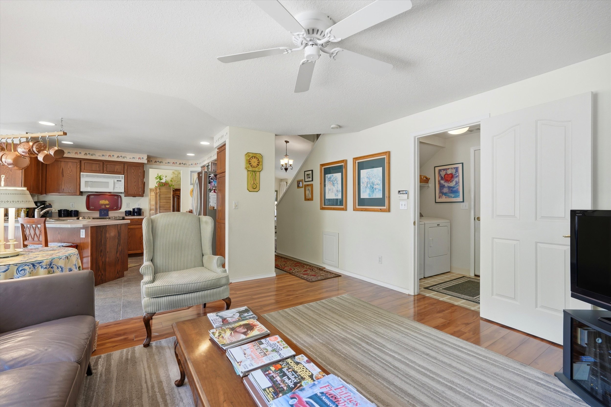 21-17407 SE 25th Way (13).jpg