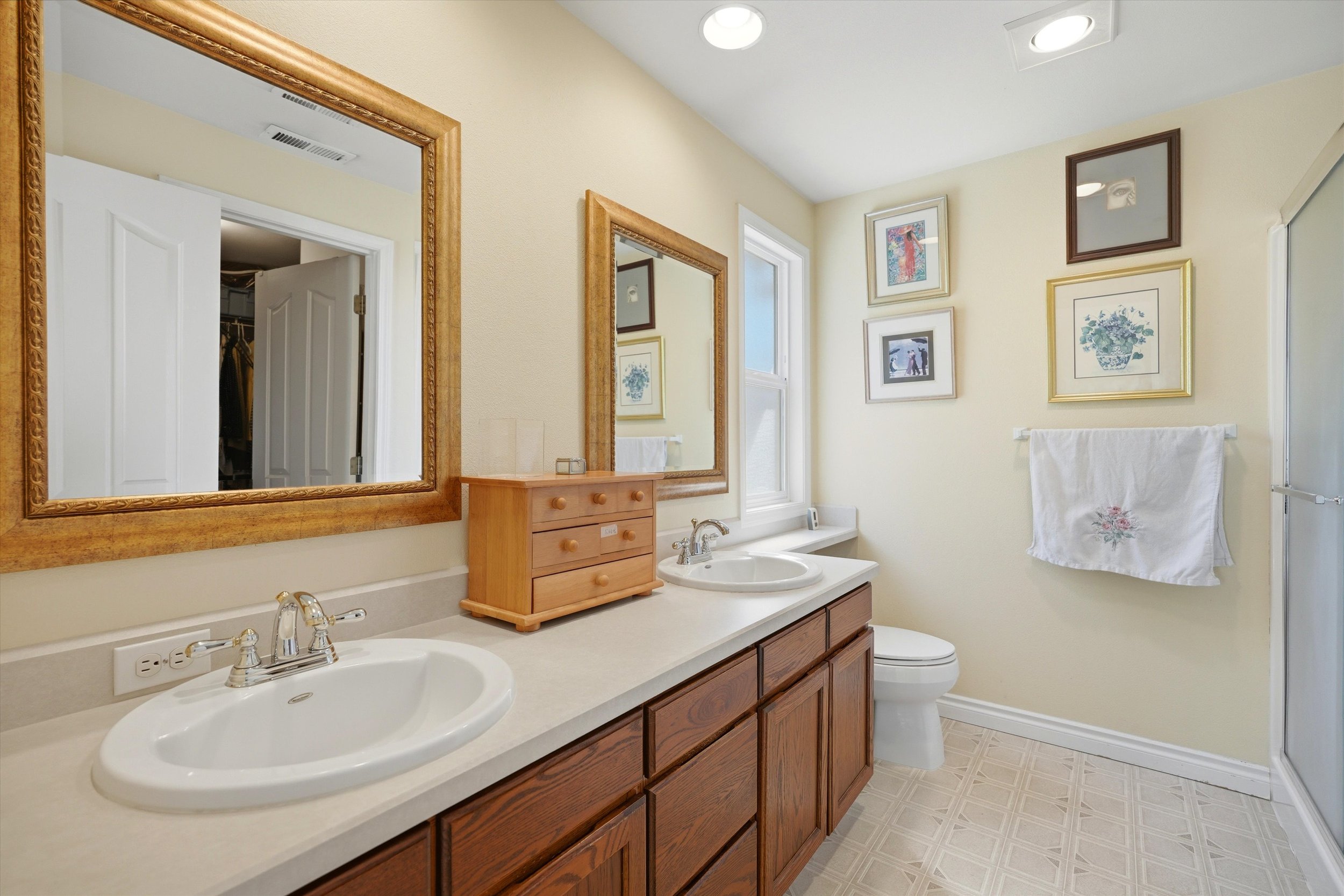 27-17407 SE 25th Way (33).jpg