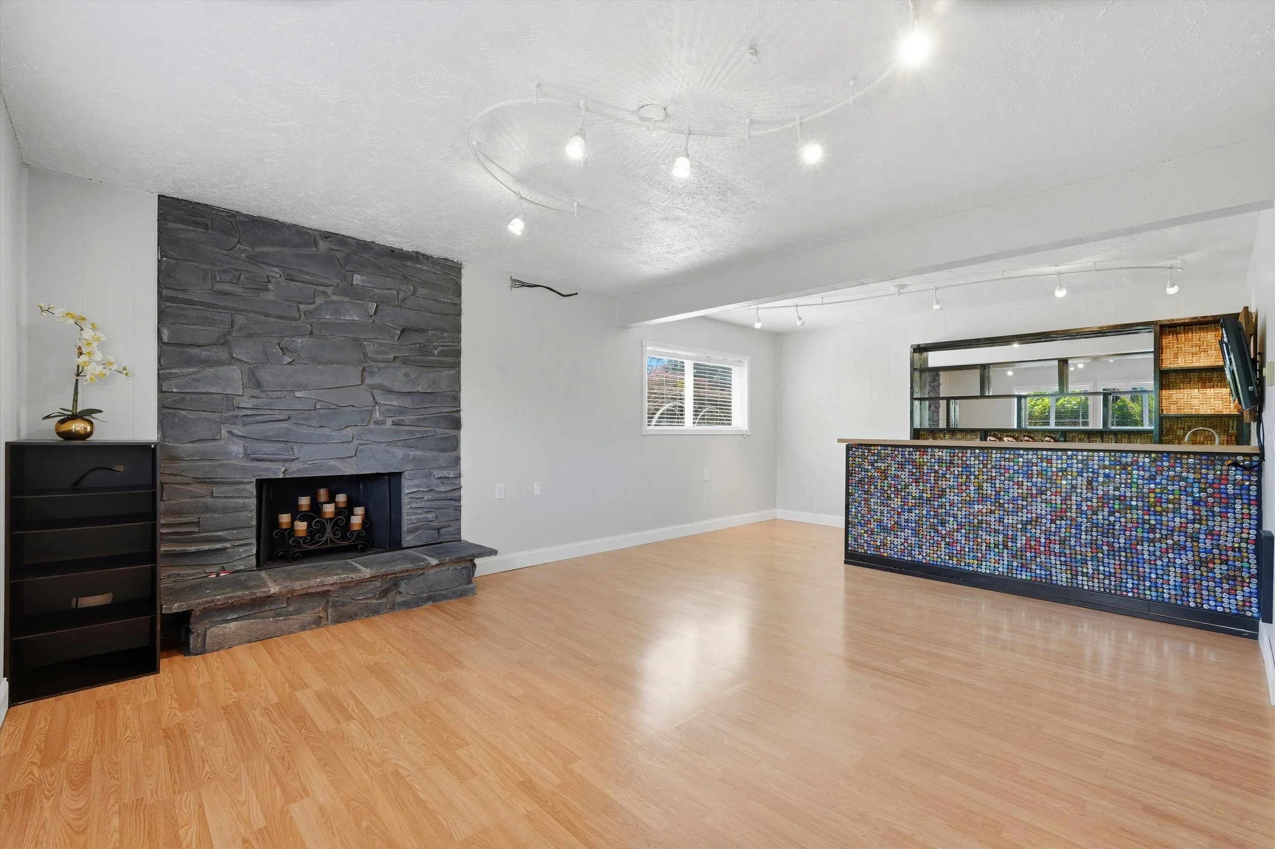 11-8404 NE 29th Ave-2.jpg