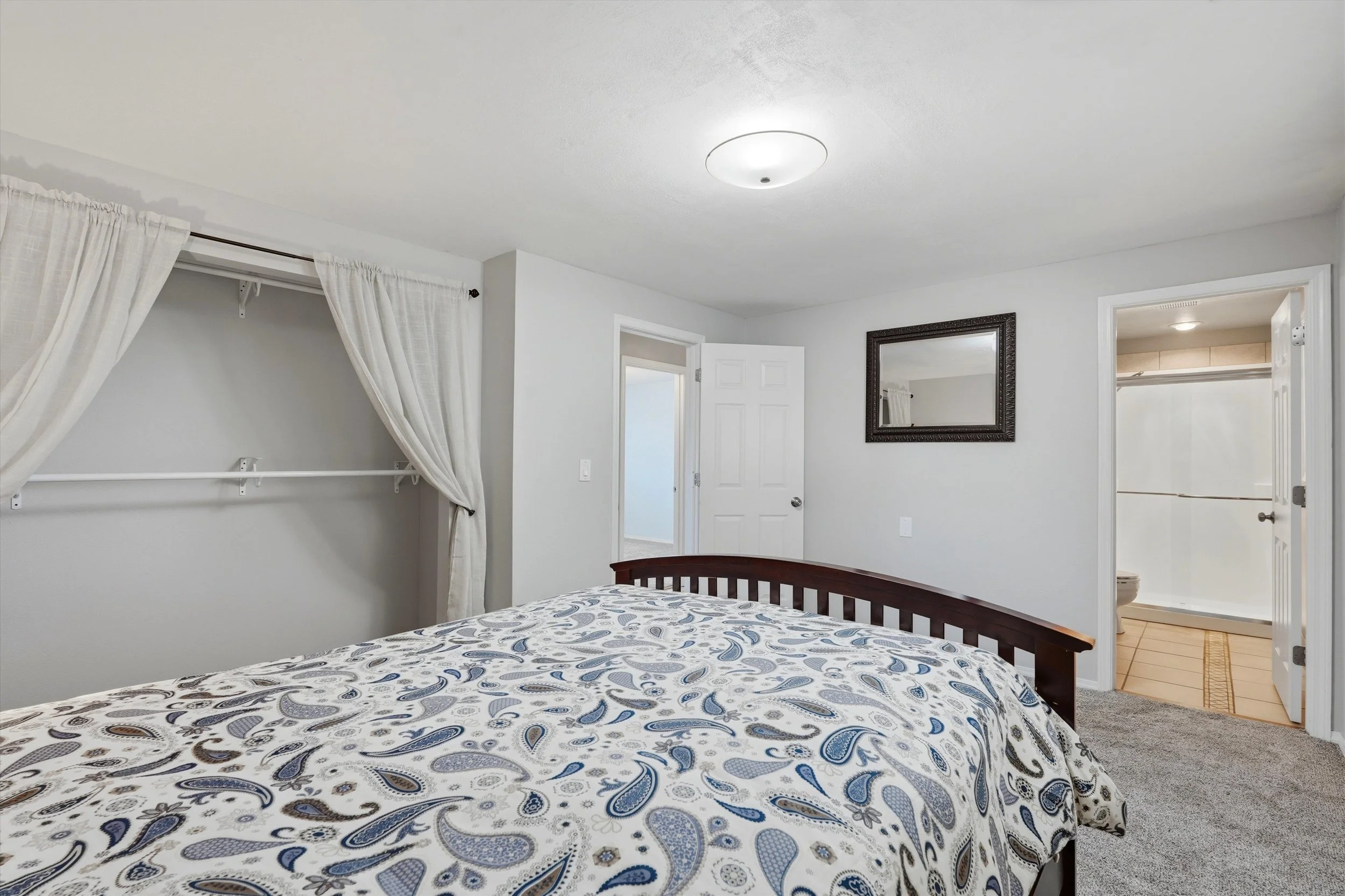 18-8404 NE 29th Ave-20.jpg