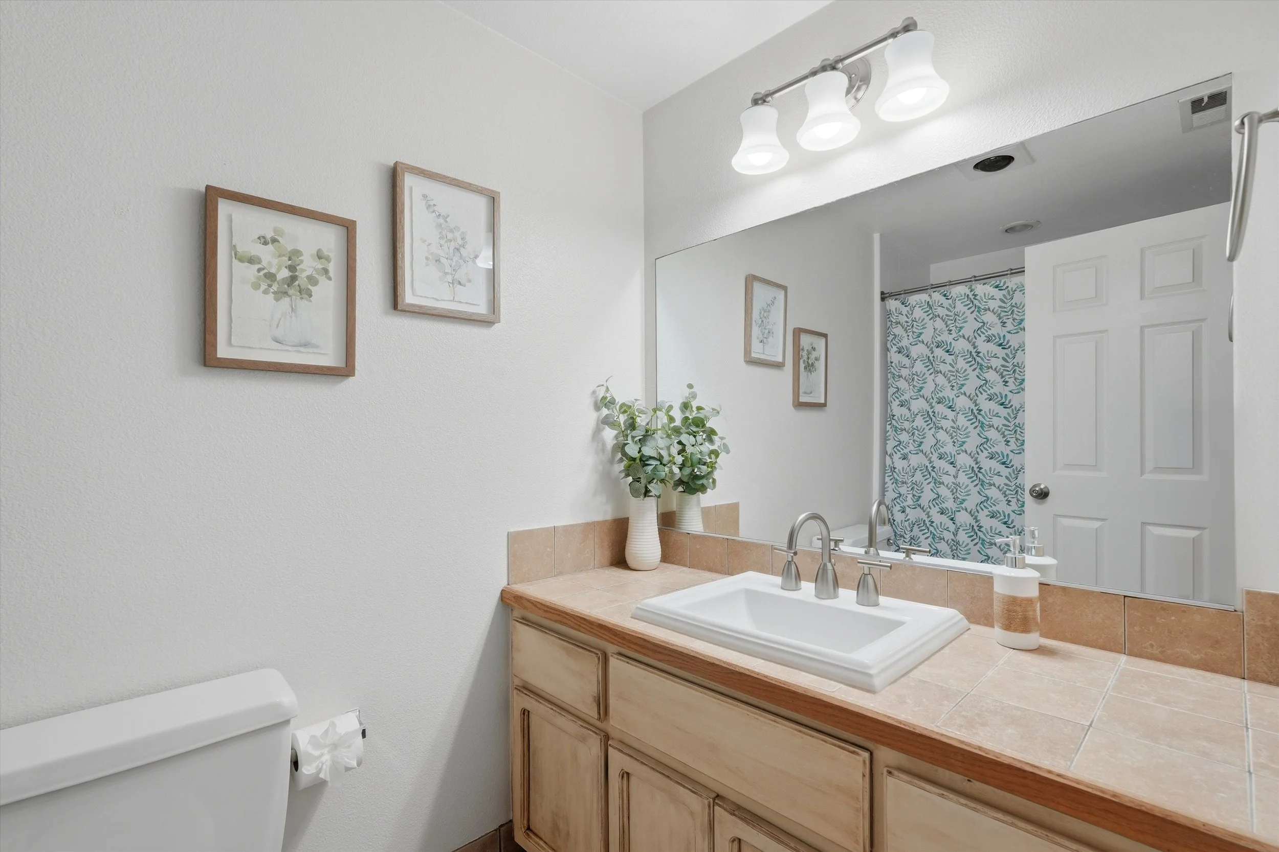 19-8404 NE 29th Ave-16.jpg